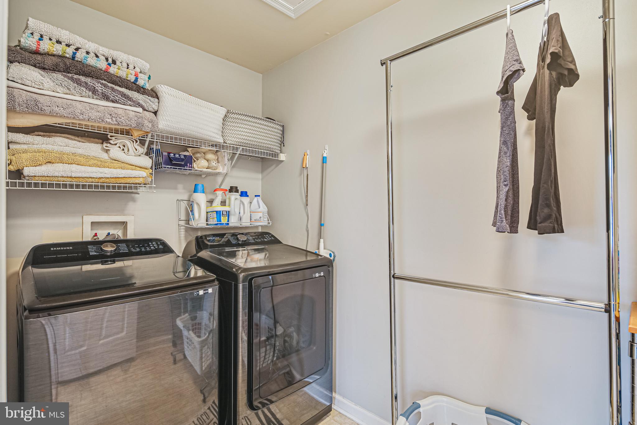 RIVERS EDGE - Residential