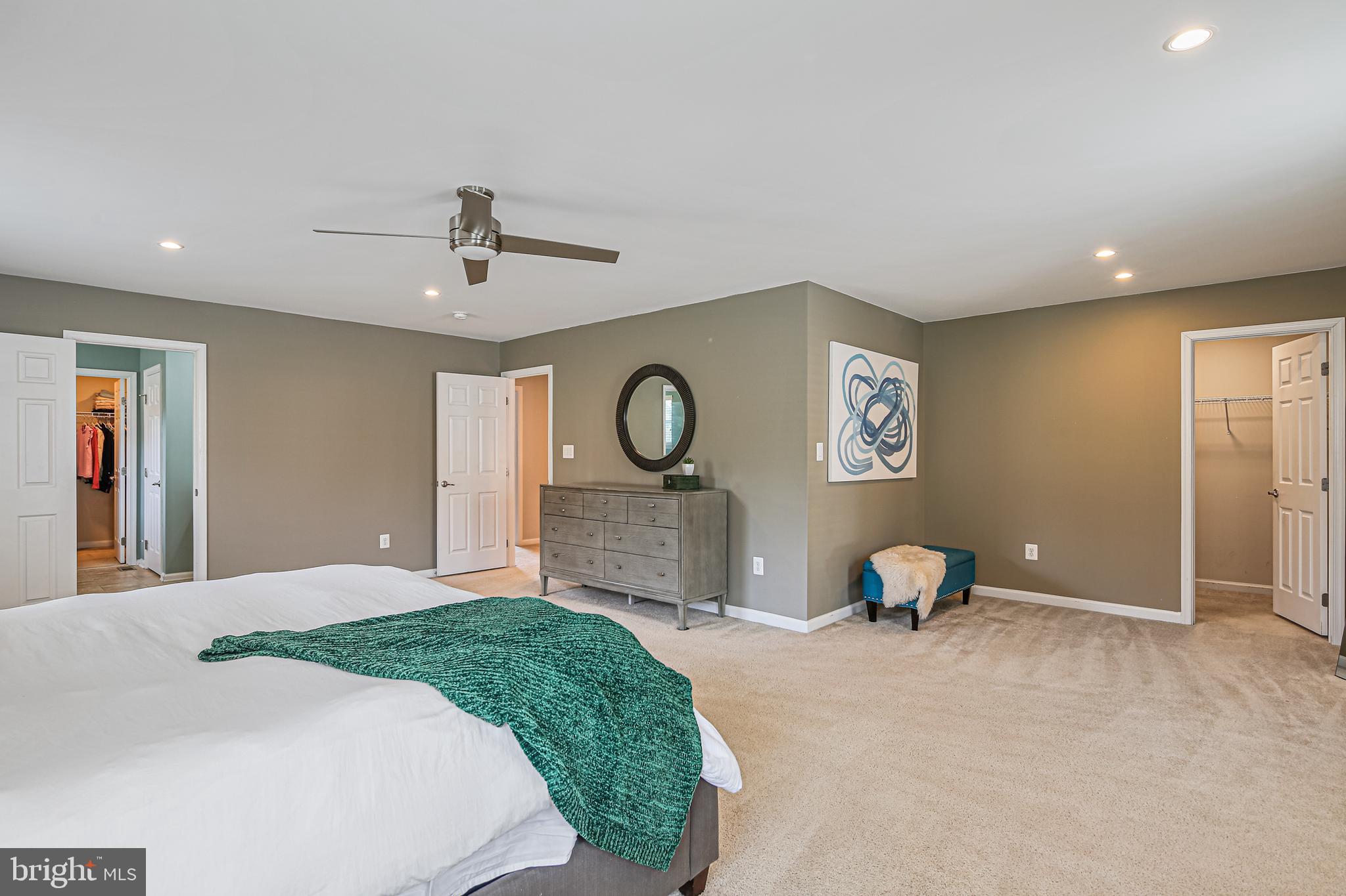 RIVERS EDGE - Residential