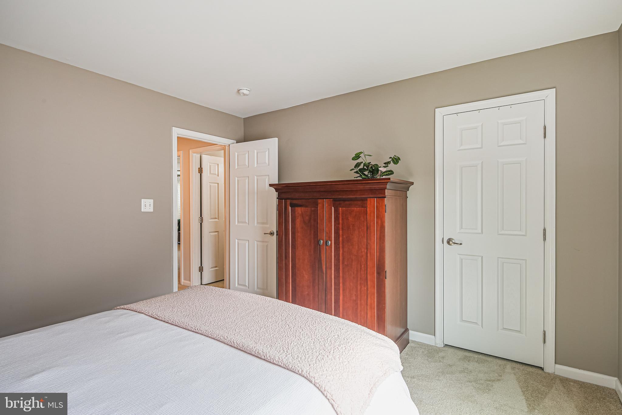 RIVERS EDGE - Residential