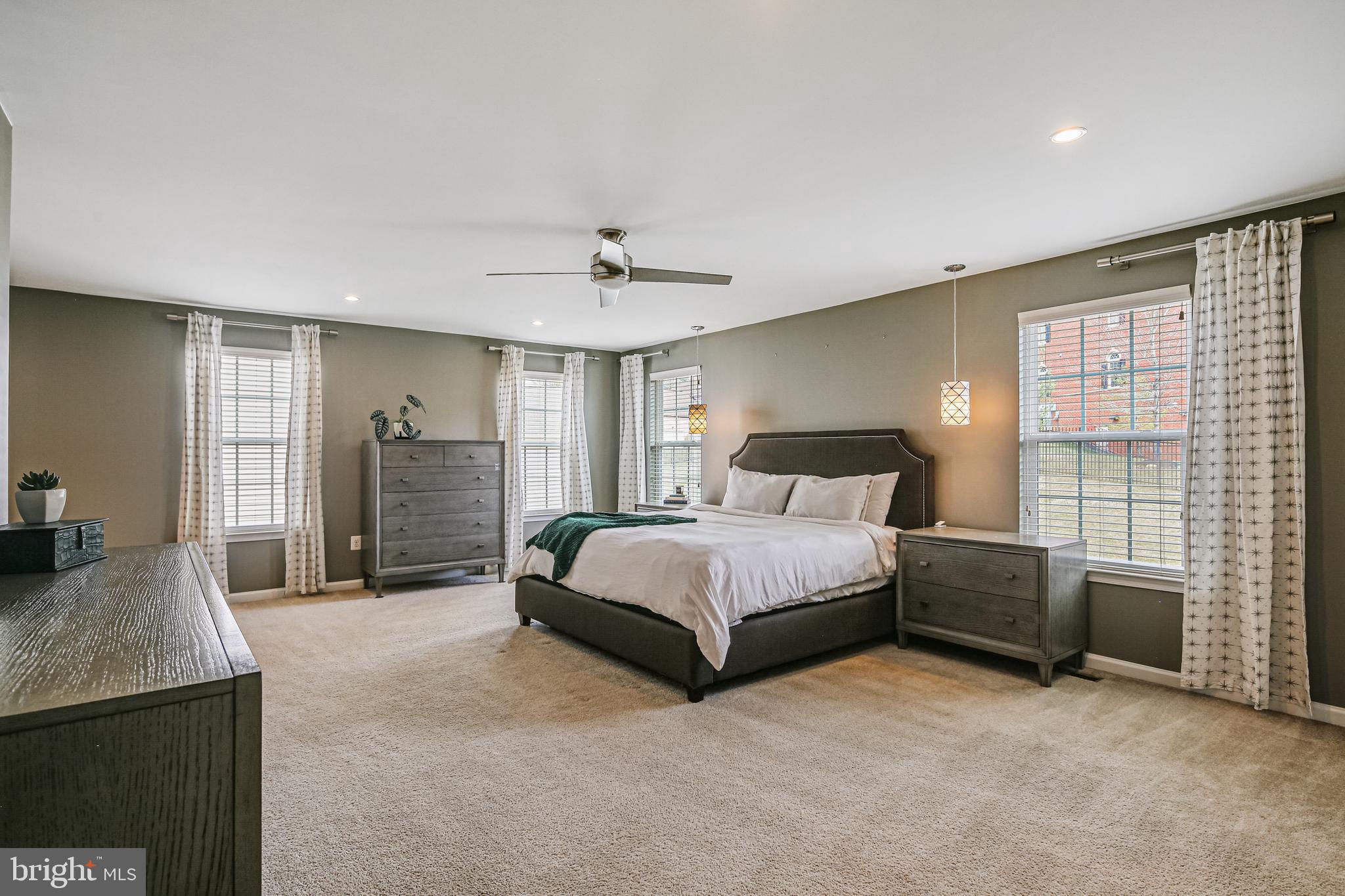 RIVERS EDGE - Residential