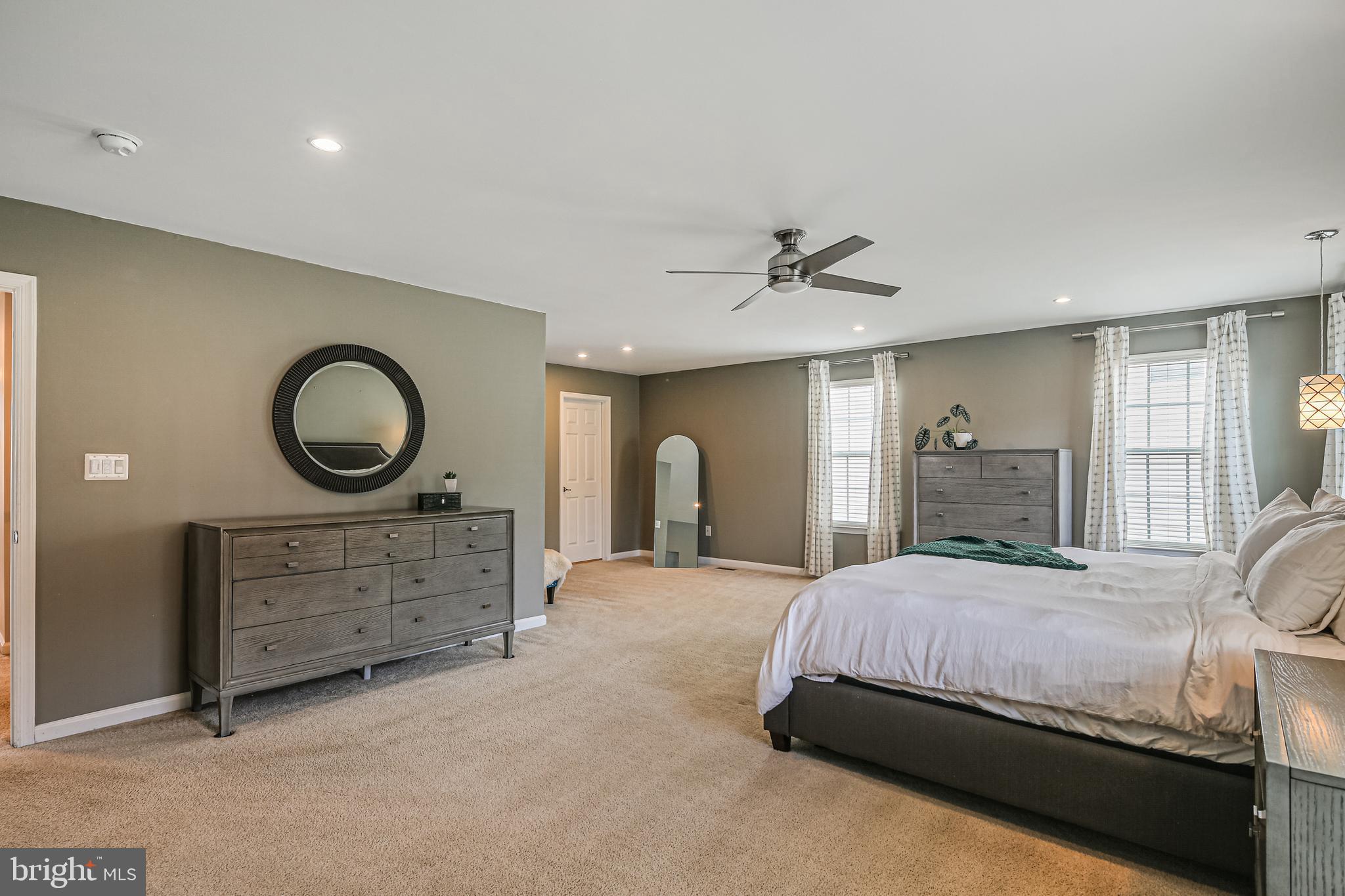 RIVERS EDGE - Residential