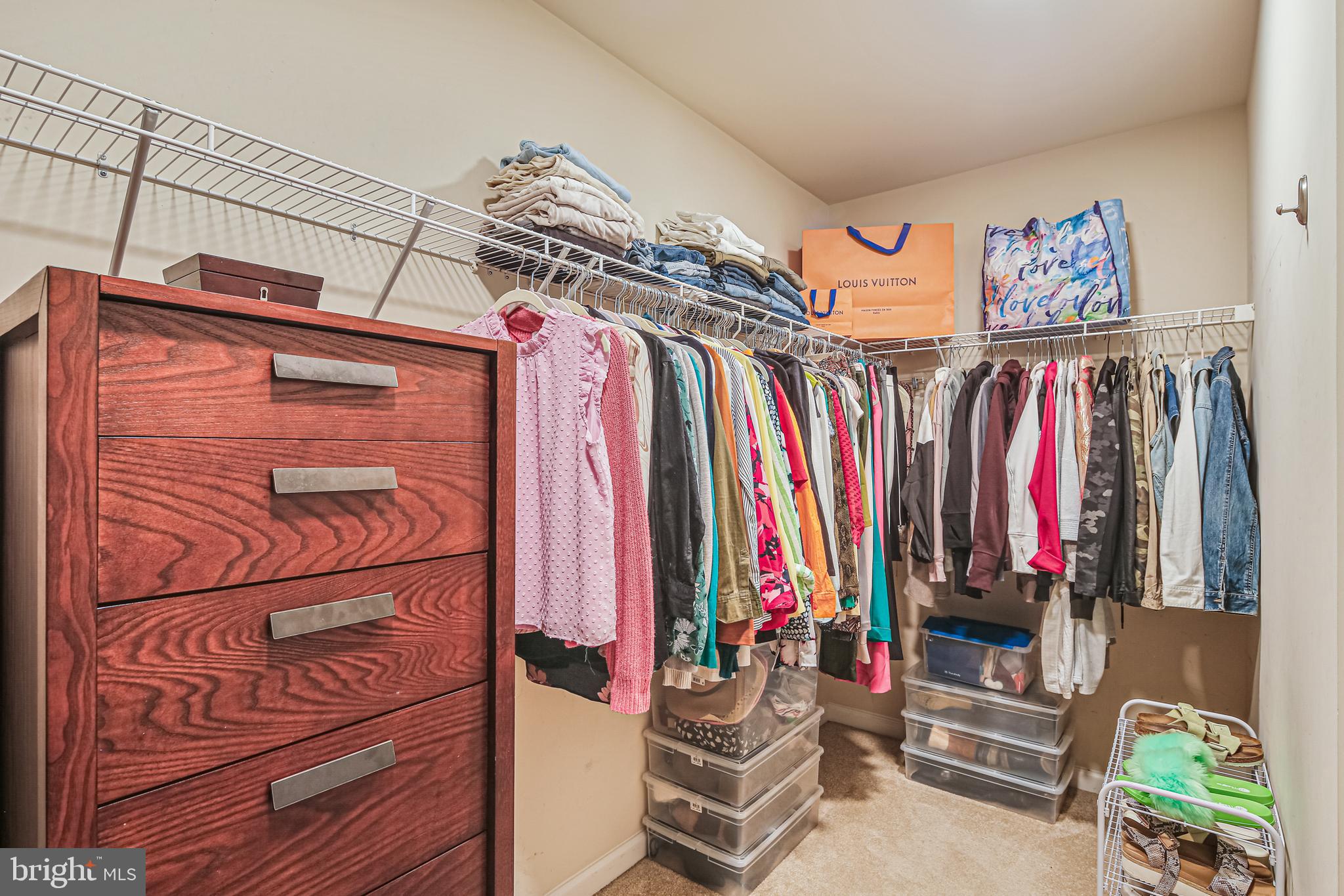 RIVERS EDGE - Residential