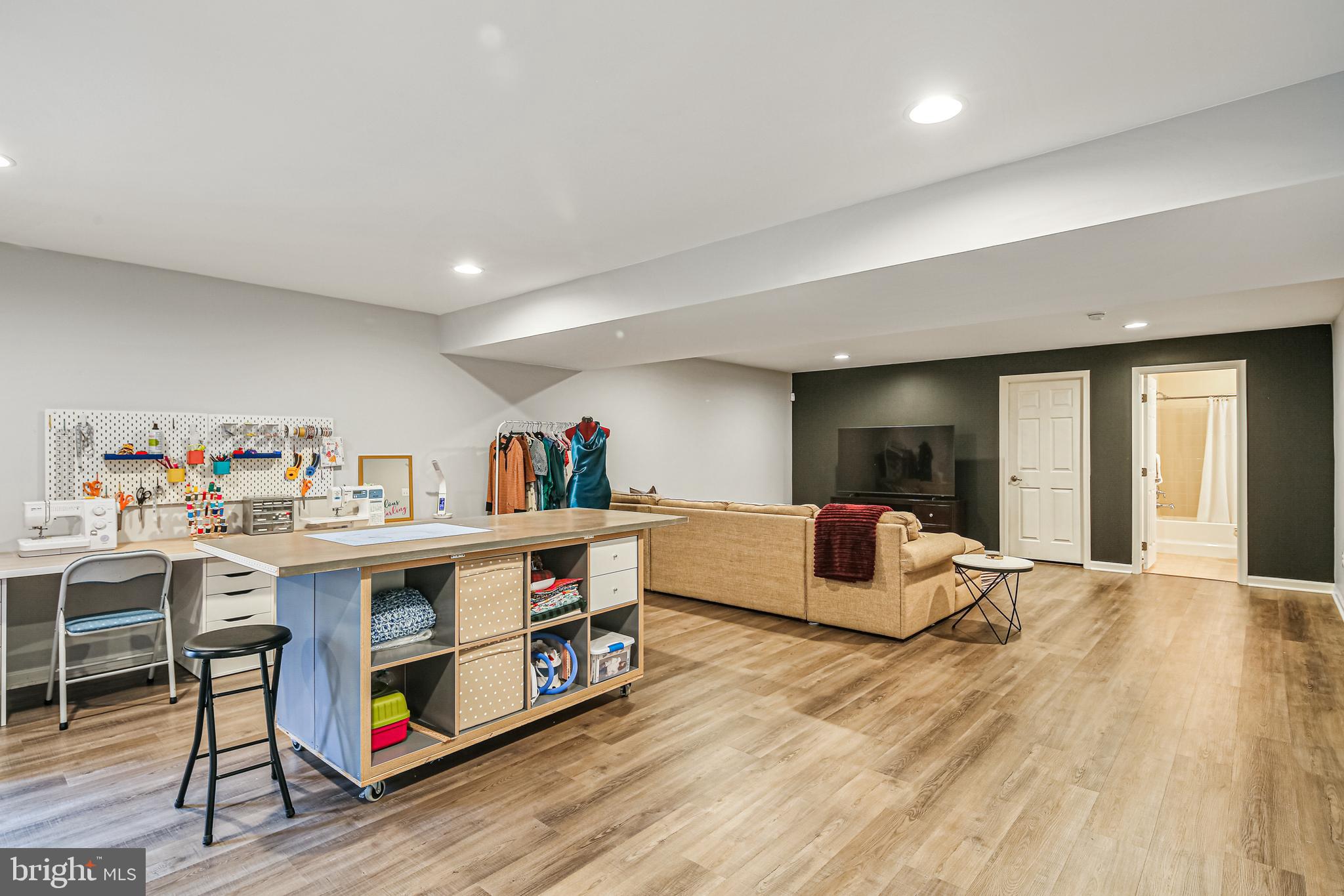 RIVERS EDGE - Residential