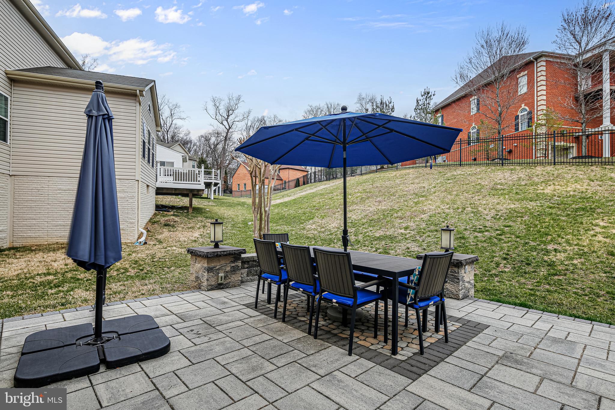 RIVERS EDGE - Residential