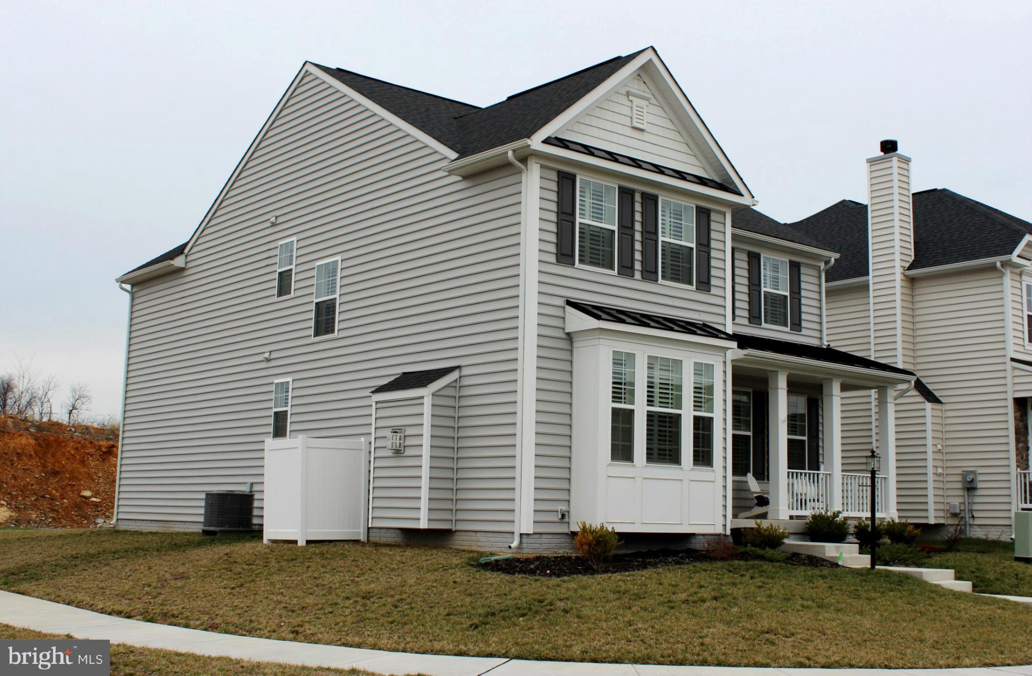 LAKELAND PLACE - Residential