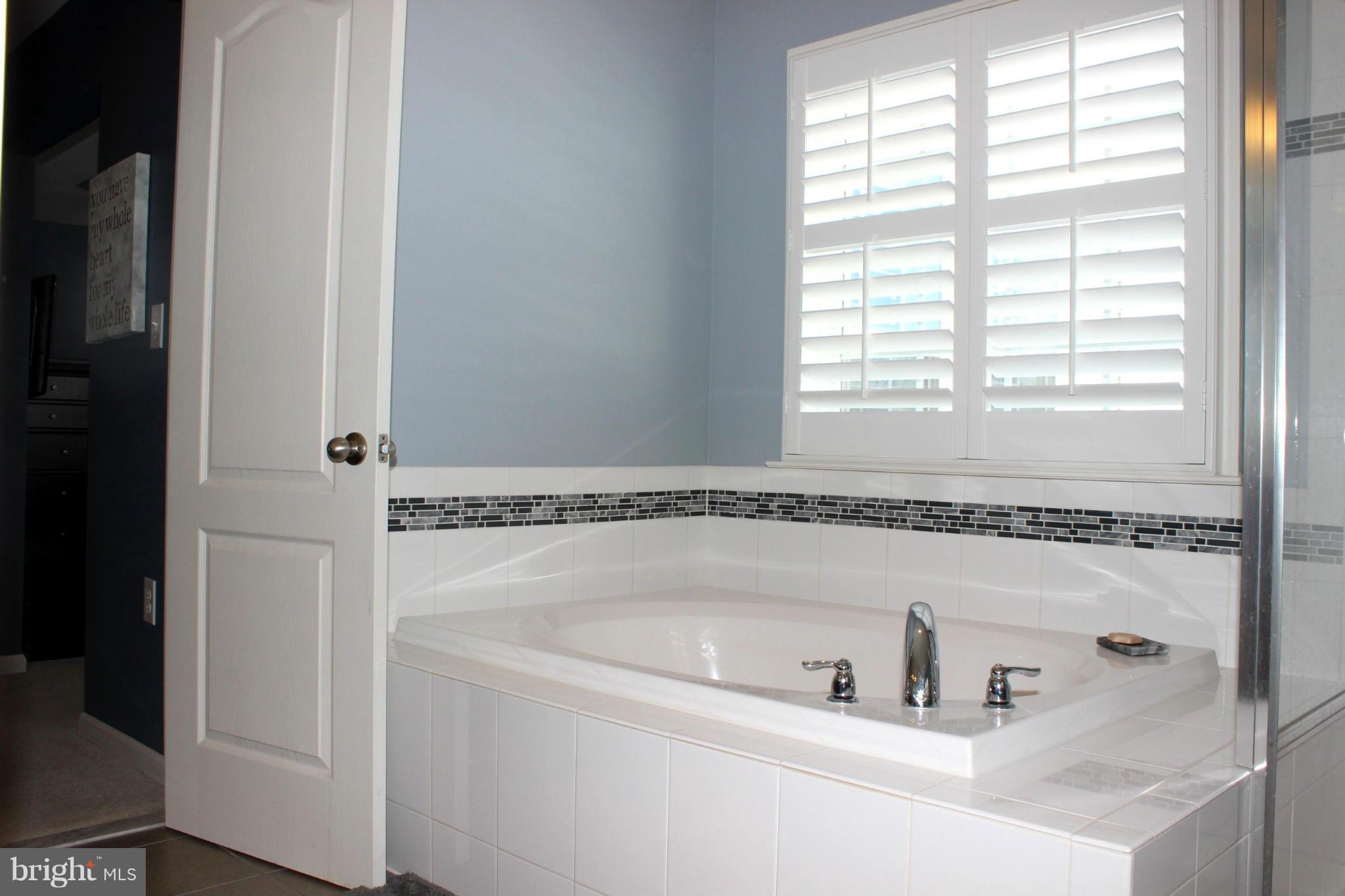 LAKELAND PLACE - Residential