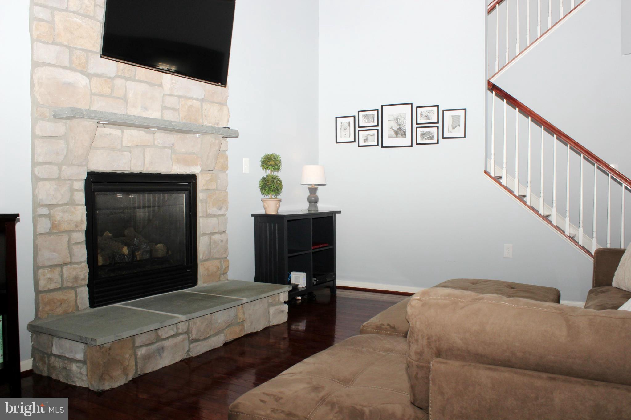 LAKELAND PLACE - Residential