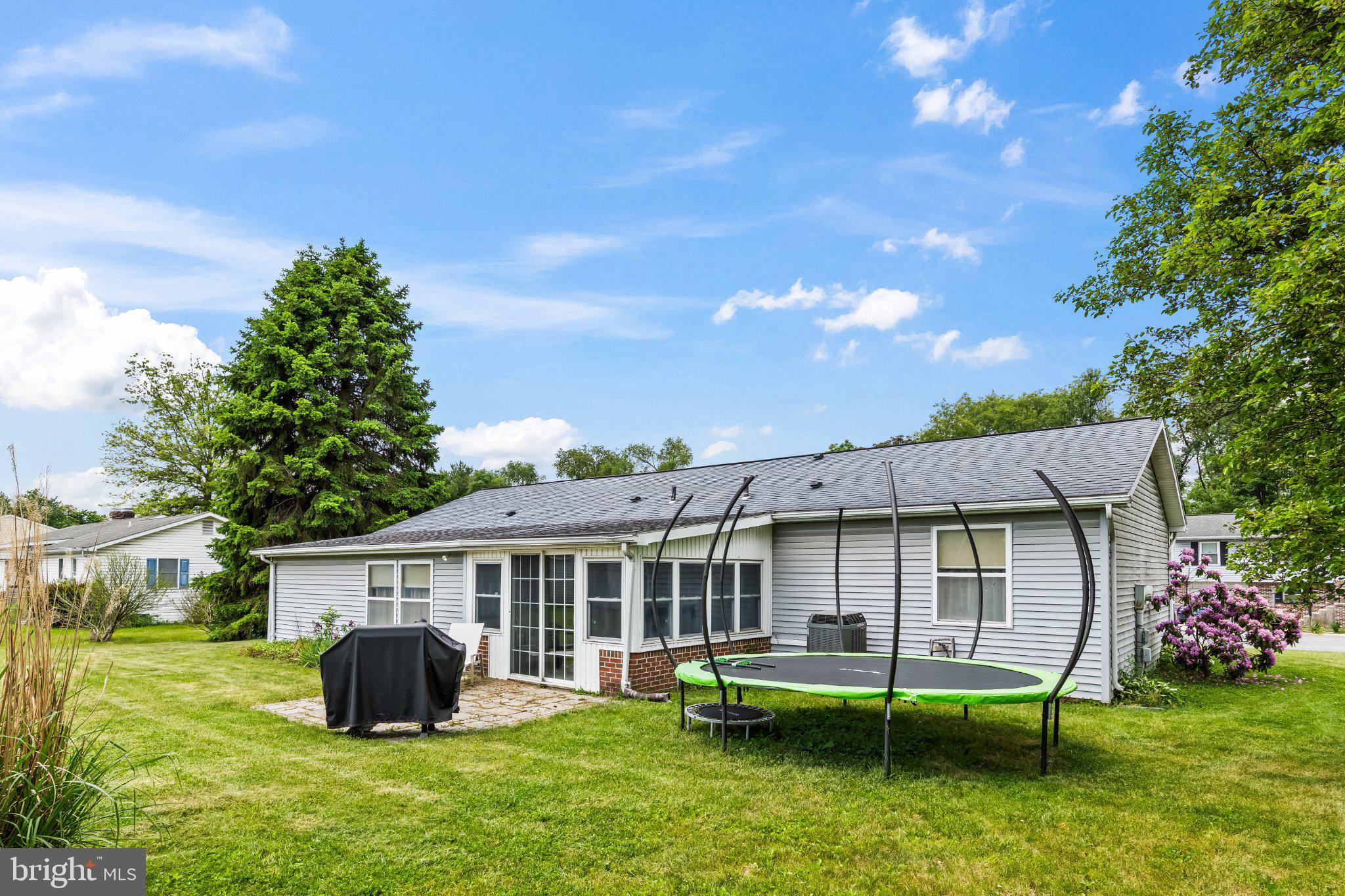 HOLLY ESTATES - Residential