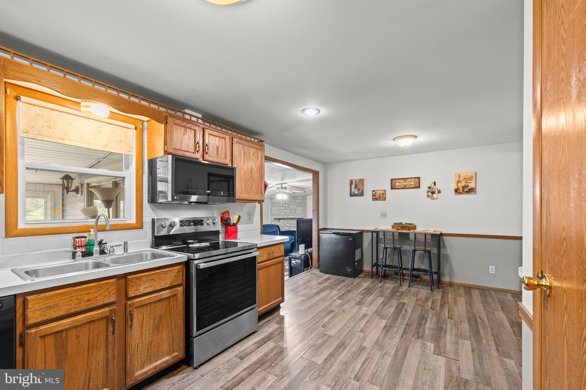 HOLLY ESTATES - Residential