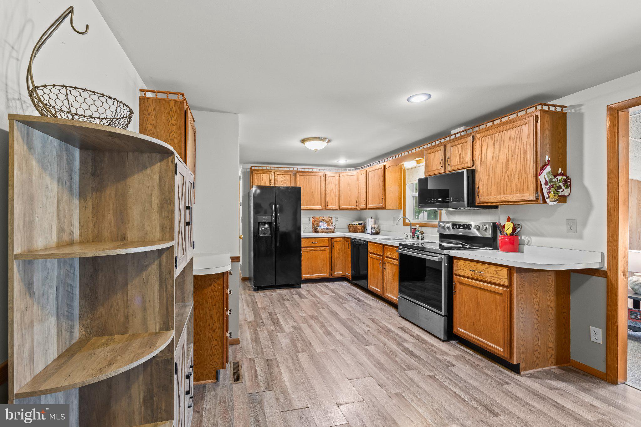 HOLLY ESTATES - Residential