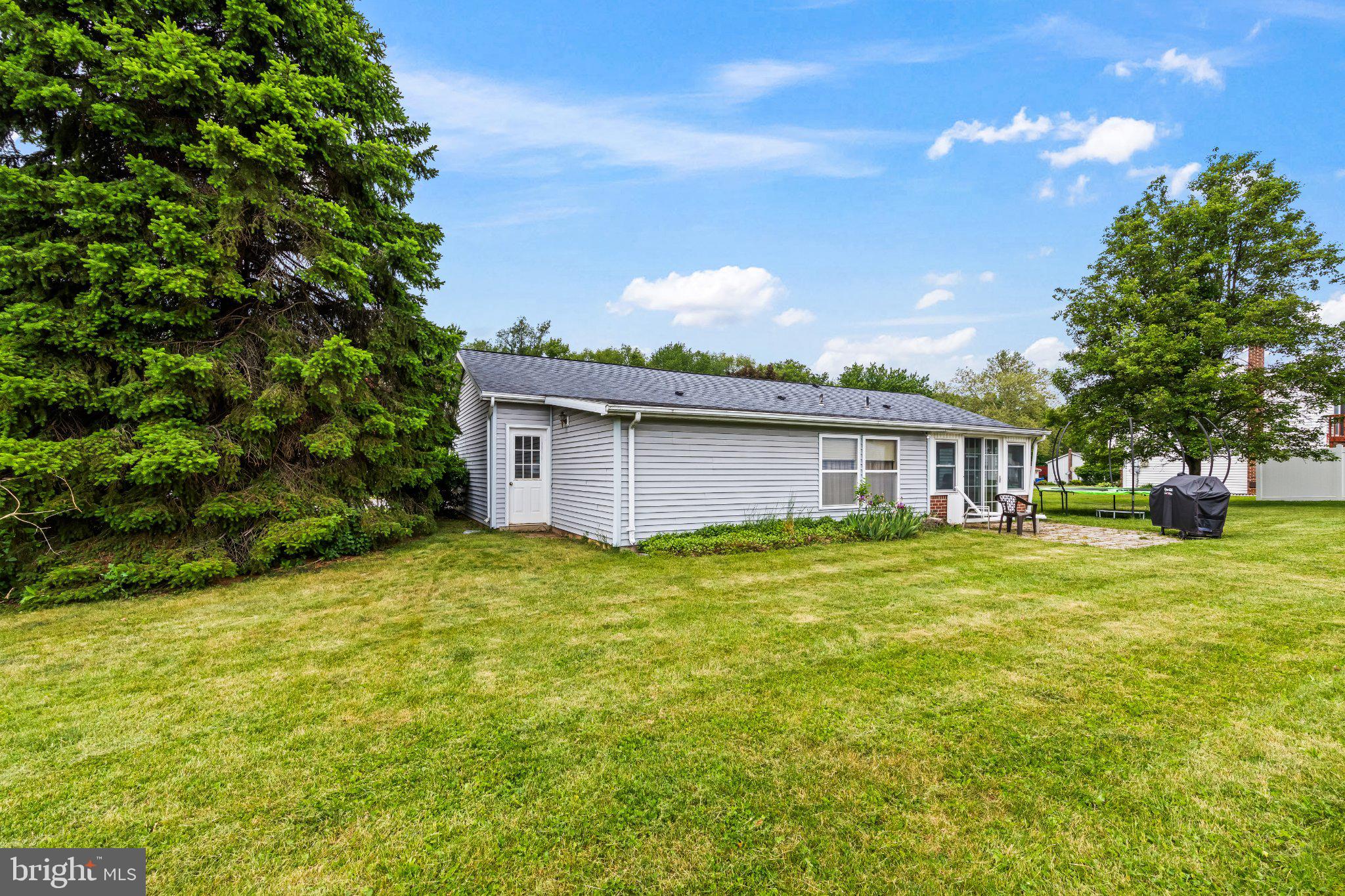 HOLLY ESTATES - Residential