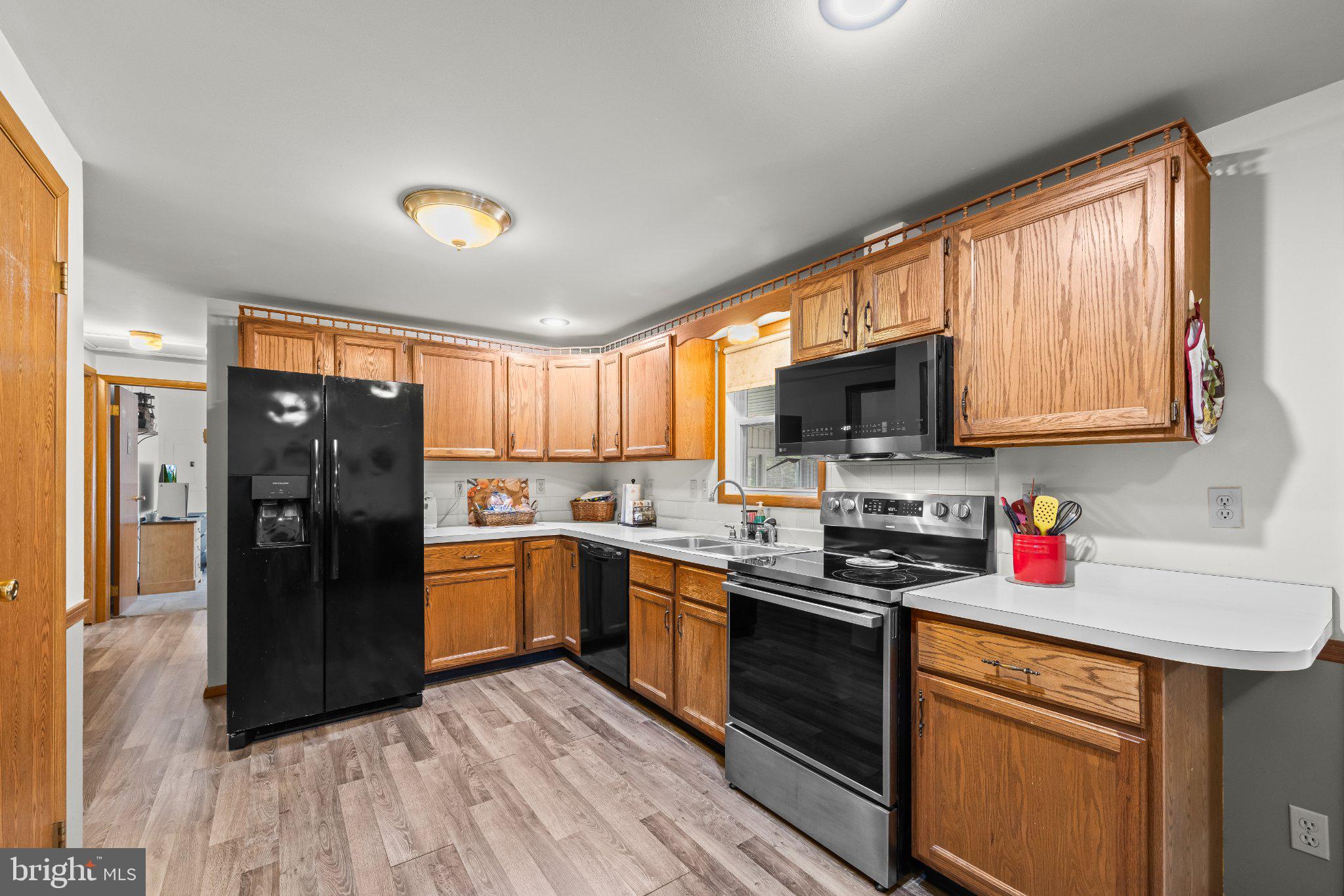 HOLLY ESTATES - Residential