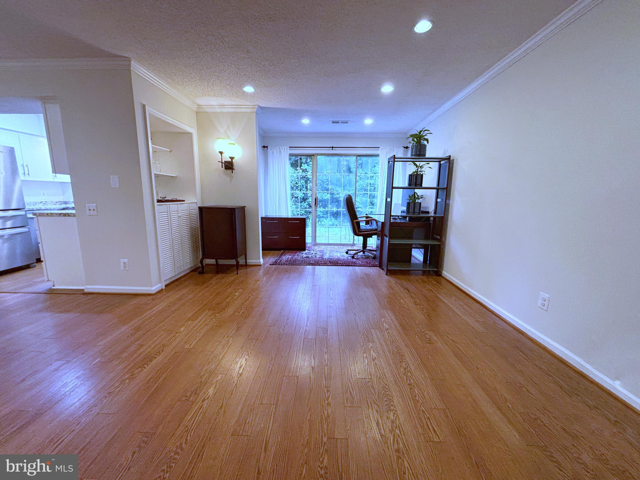 3905 GOLF TEE COURT 101