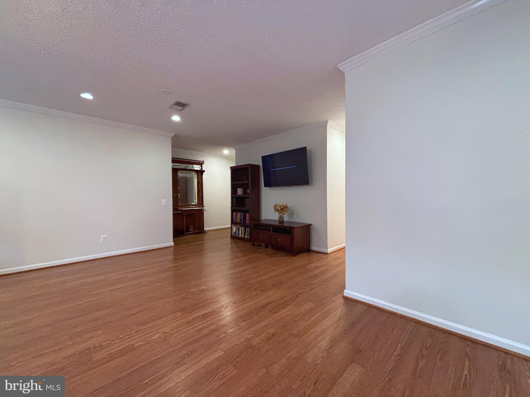 3905 GOLF TEE COURT 101