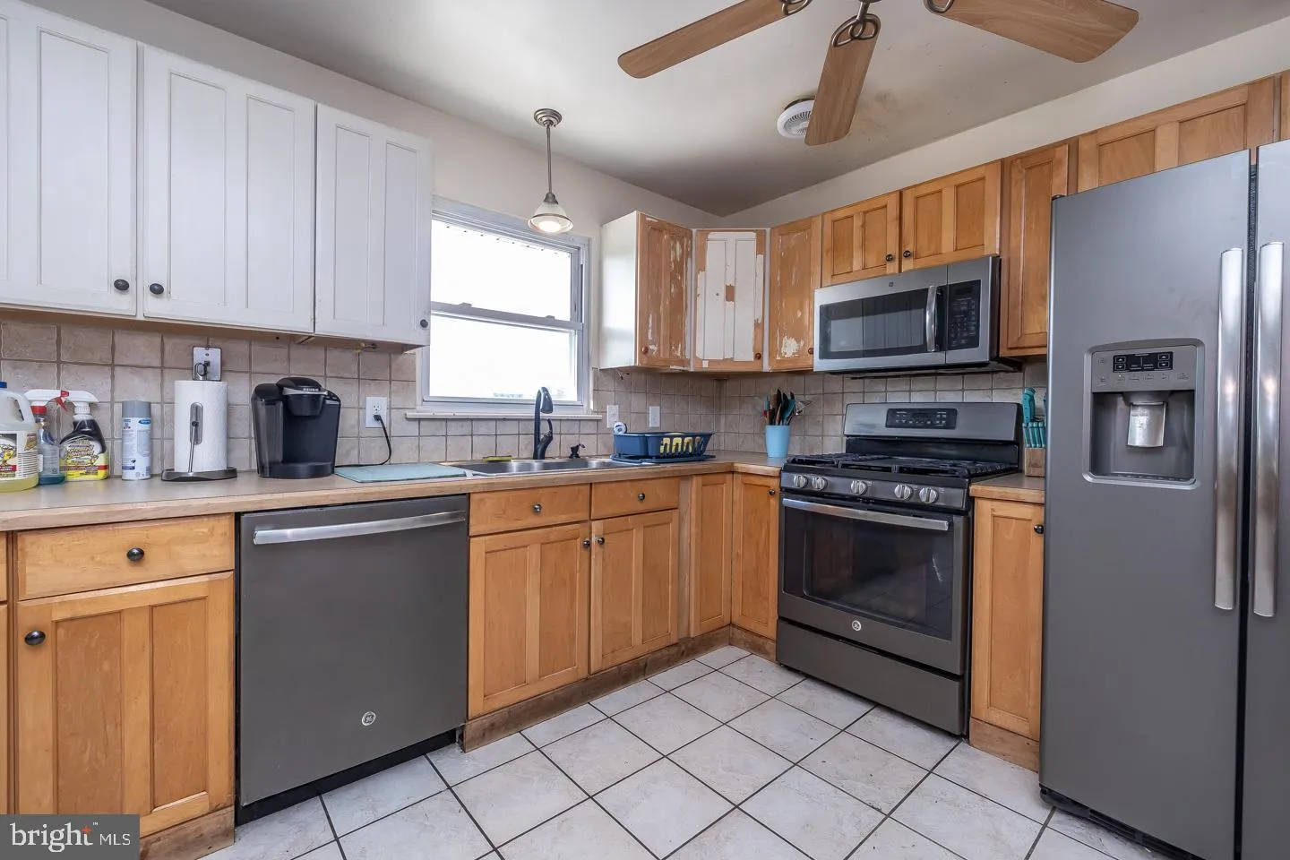 Vineland, New Jersey 08361, United States, 3 Bedrooms Bedrooms, ,2 BathroomsBathrooms,Residential,Pending,221337