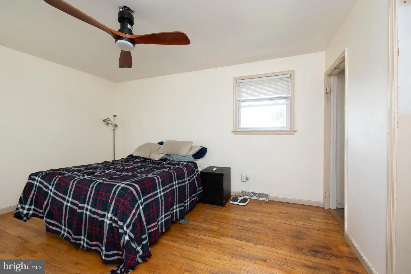 Vineland, New Jersey 08361, United States, 3 Bedrooms Bedrooms, ,2 BathroomsBathrooms,Residential,Pending,221337