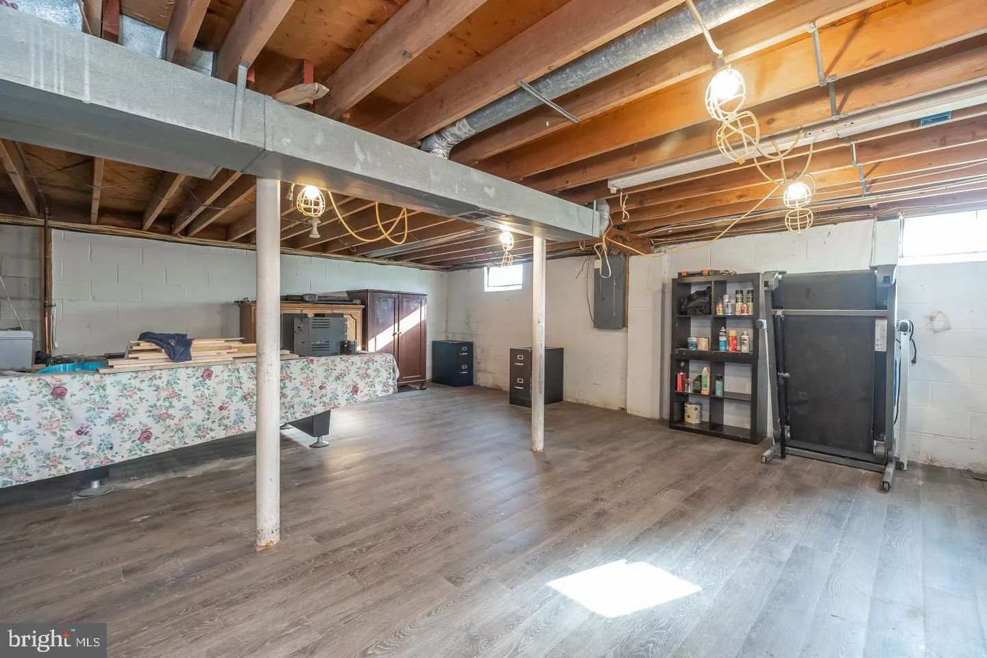 Vineland, New Jersey 08361, United States, 3 Bedrooms Bedrooms, ,2 BathroomsBathrooms,Residential,Pending,221337