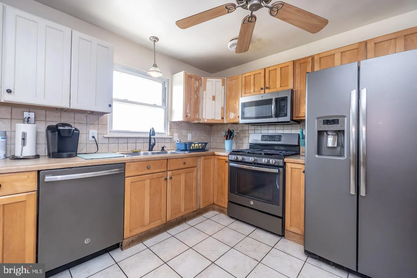 Vineland, New Jersey 08361, United States, 3 Bedrooms Bedrooms, ,2 BathroomsBathrooms,Residential,Pending,221337