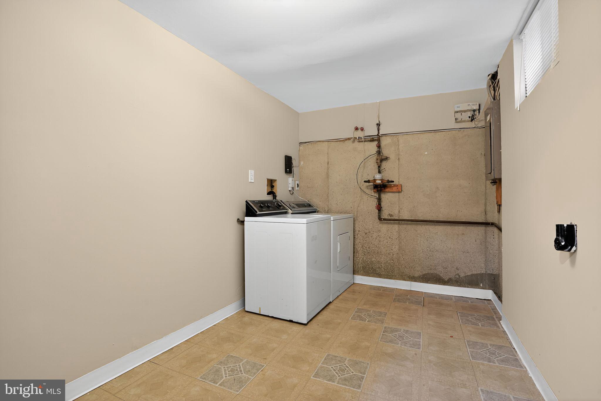 LAKE VILLAGE MANOR - Residential