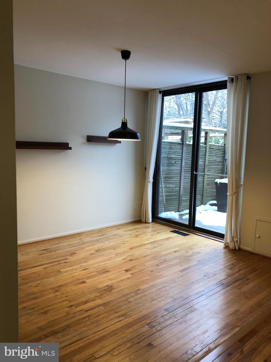 RESTON - Residential Lease