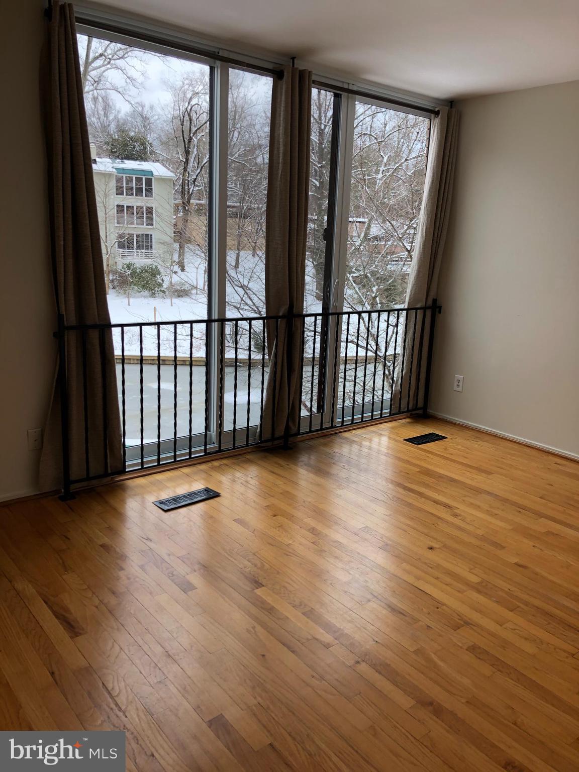 RESTON - Residential Lease