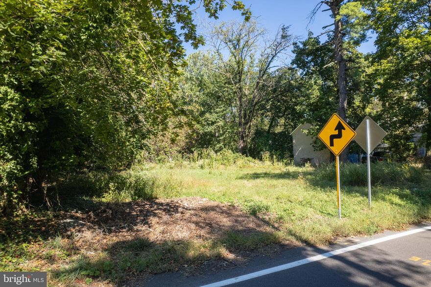 Wonderful Opportunity To  Own This Lovely 79 X 172 Lot in Glenside . Existing Duplex Was Removed.  To Sellers Best Understanding, Water, Sewer and Gas Are Available . However, Buyer Needs To Perform Due Diligence By  Contacting Cheltenham Township and All  Necessary Authorities  To Confirm . Conveniently Located  By Arcadia University.  Easy Access to 309.