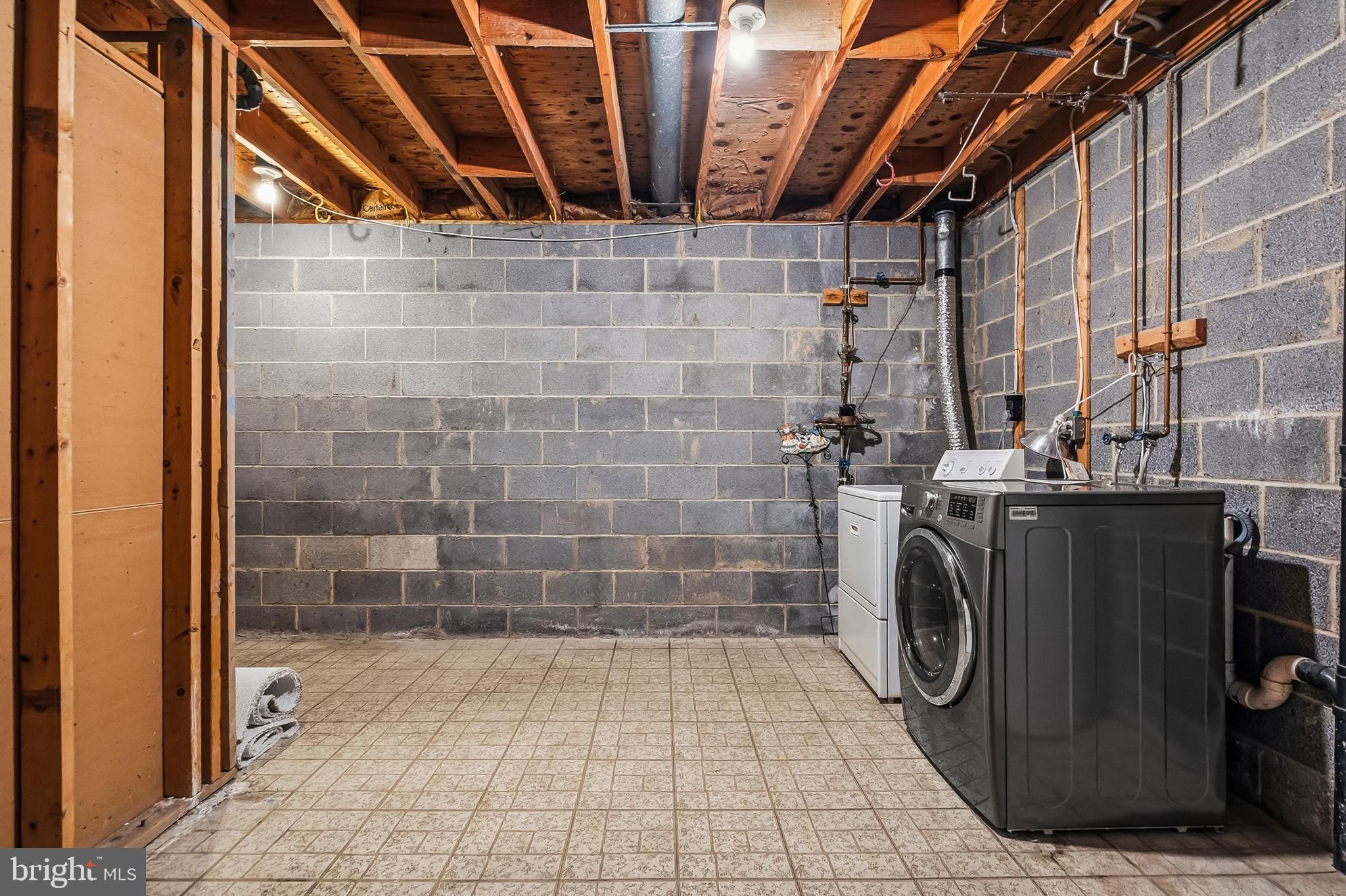 COUNTRY CREEK - Residential