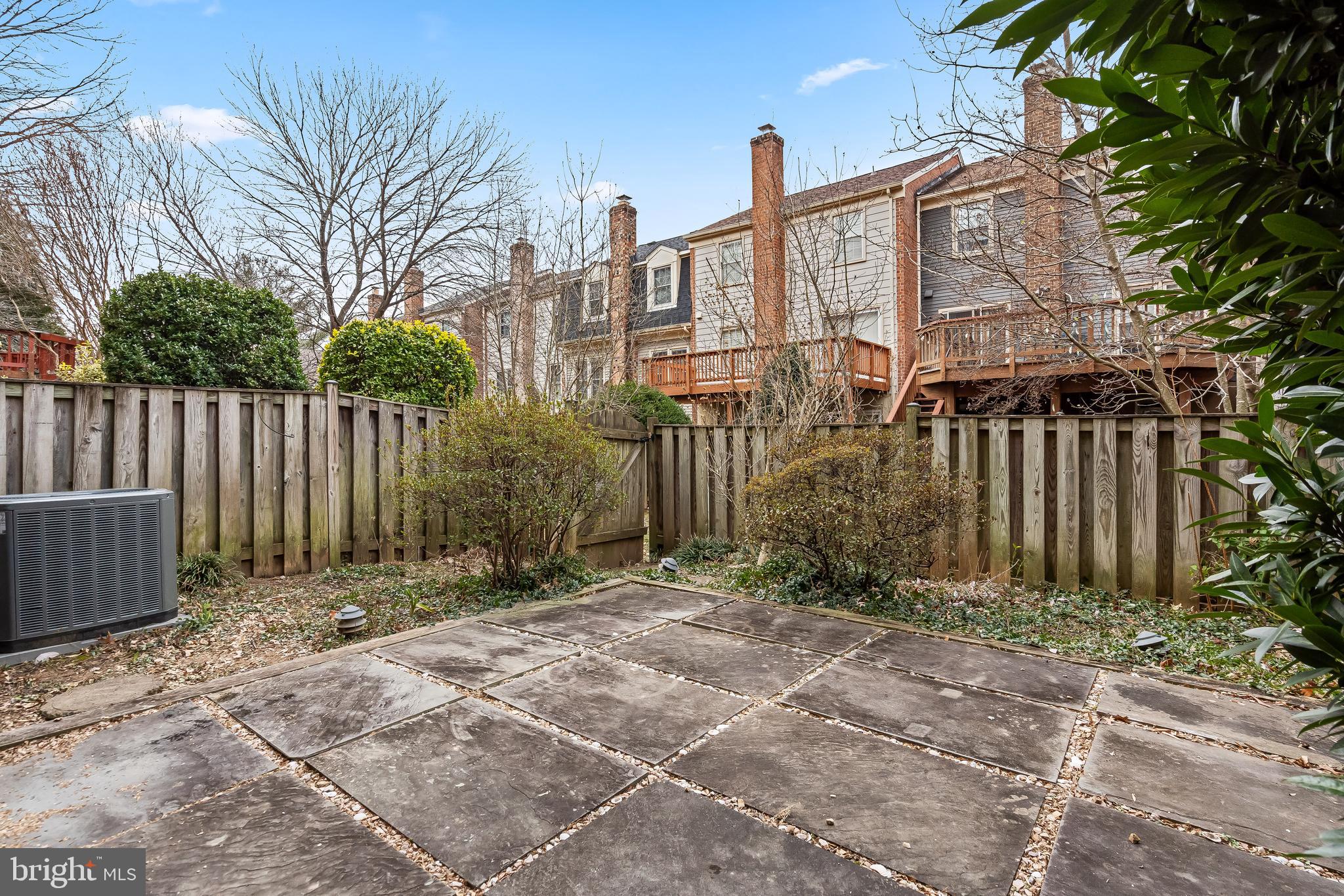 COUNTRY CREEK - Residential