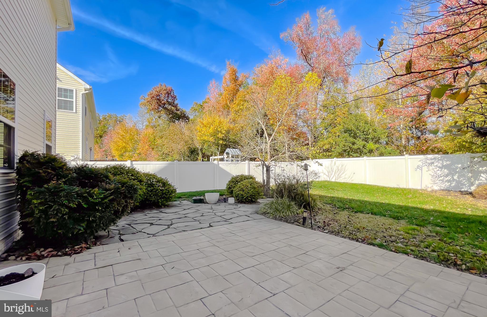 BROAD CREEK - Residential Lease