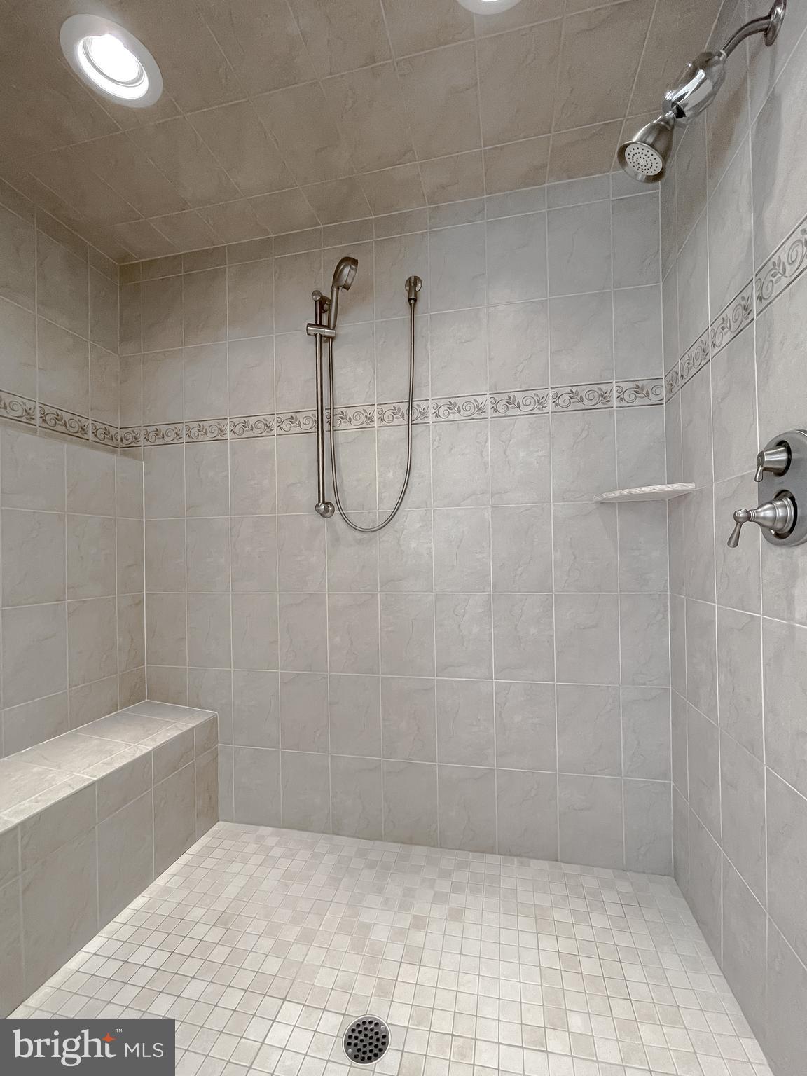 BROAD CREEK - Residential Lease