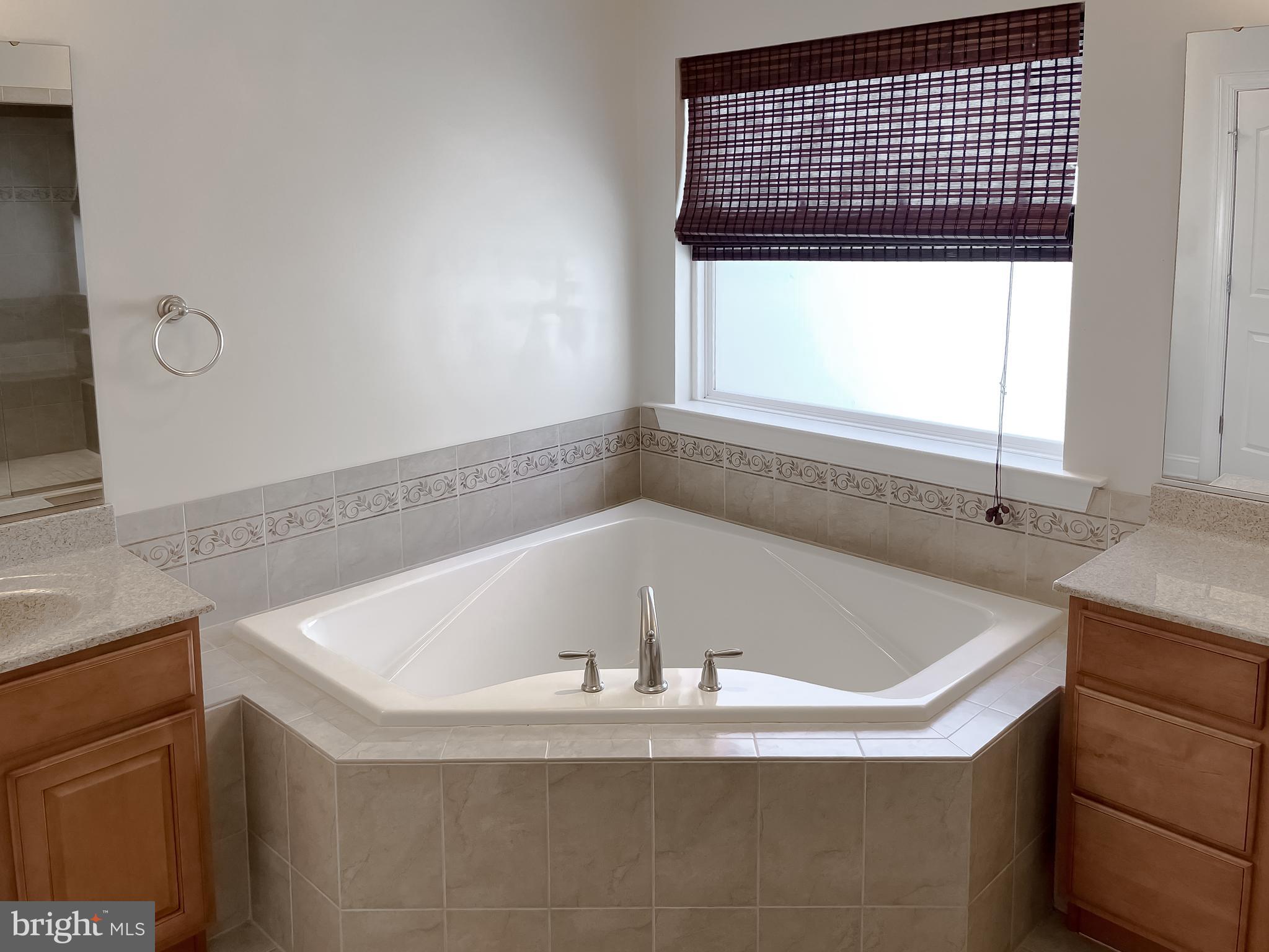 BROAD CREEK - Residential Lease