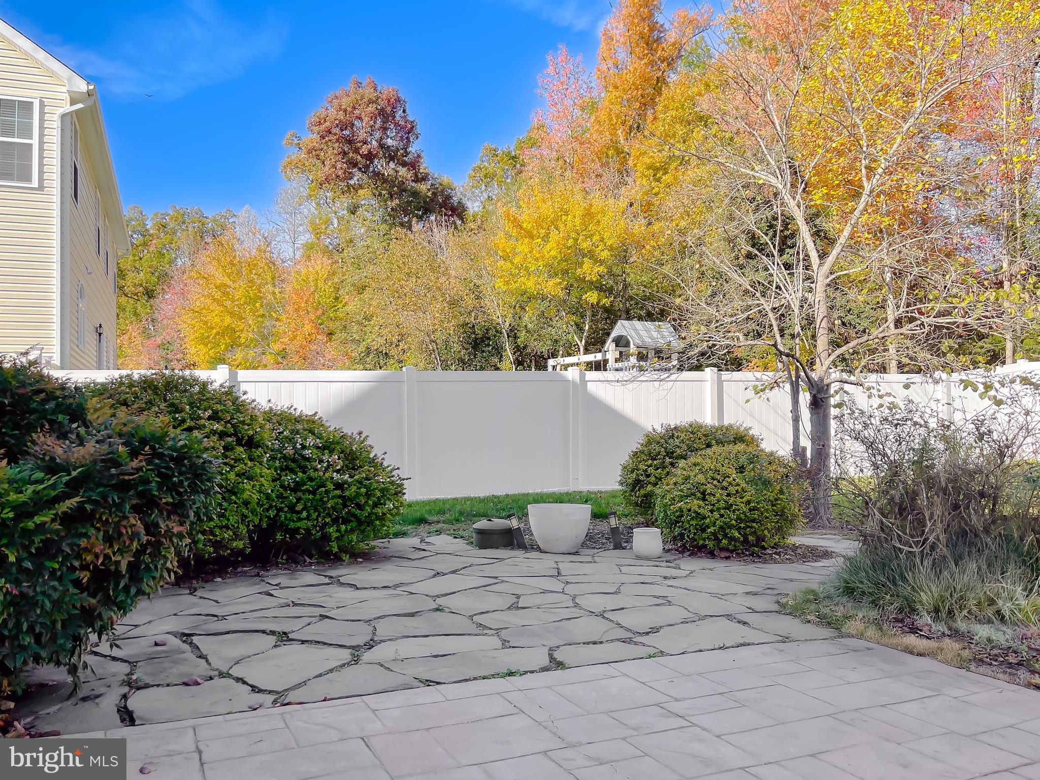 BROAD CREEK - Residential Lease