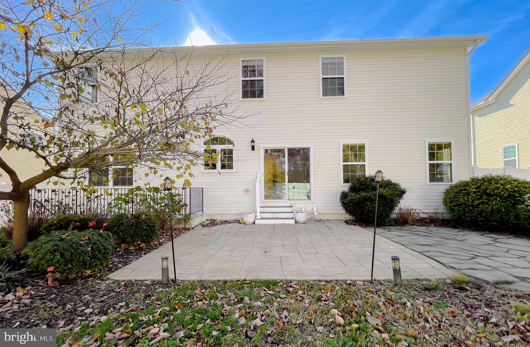 BROAD CREEK - Residential Lease