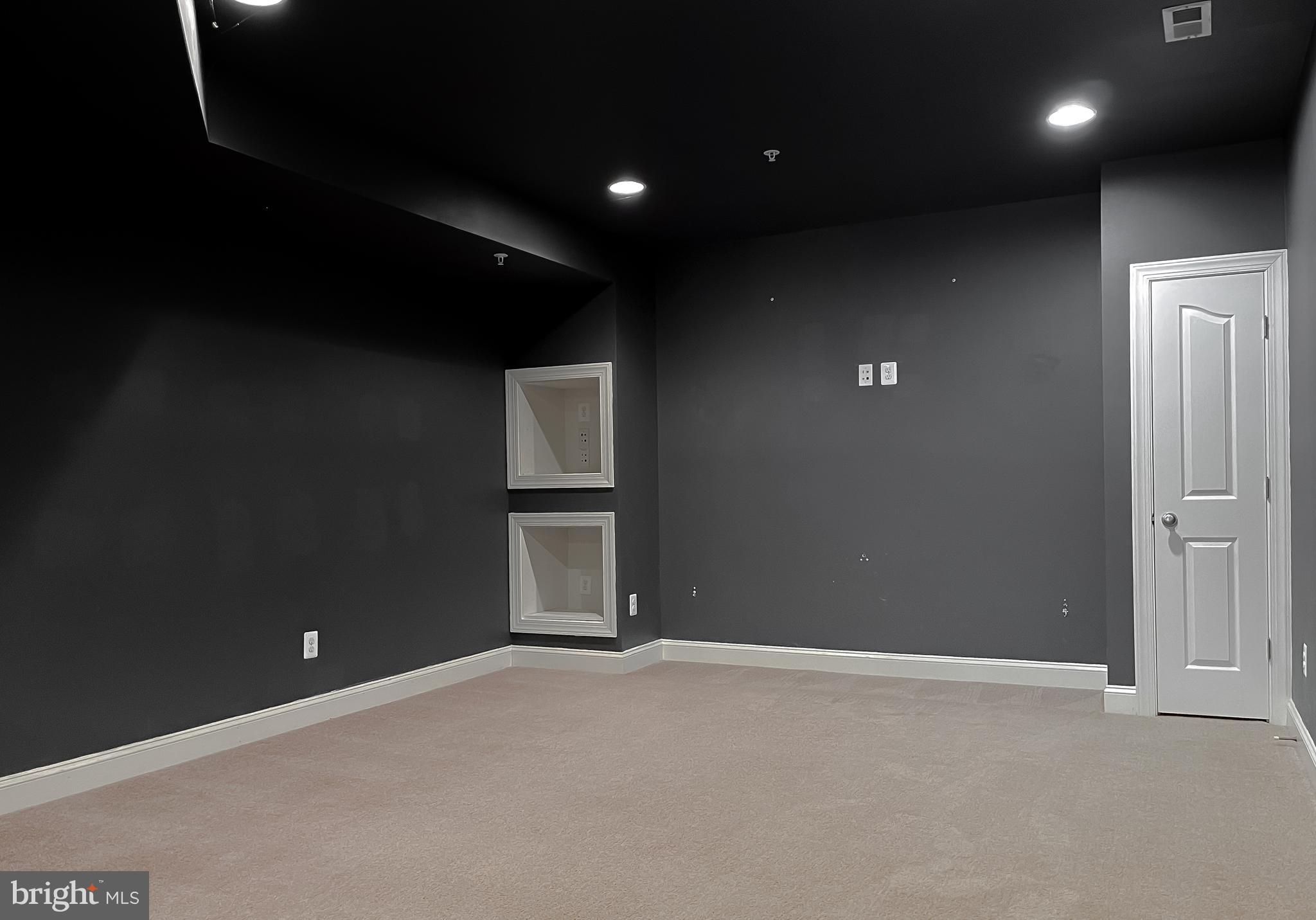 BROAD CREEK - Residential Lease