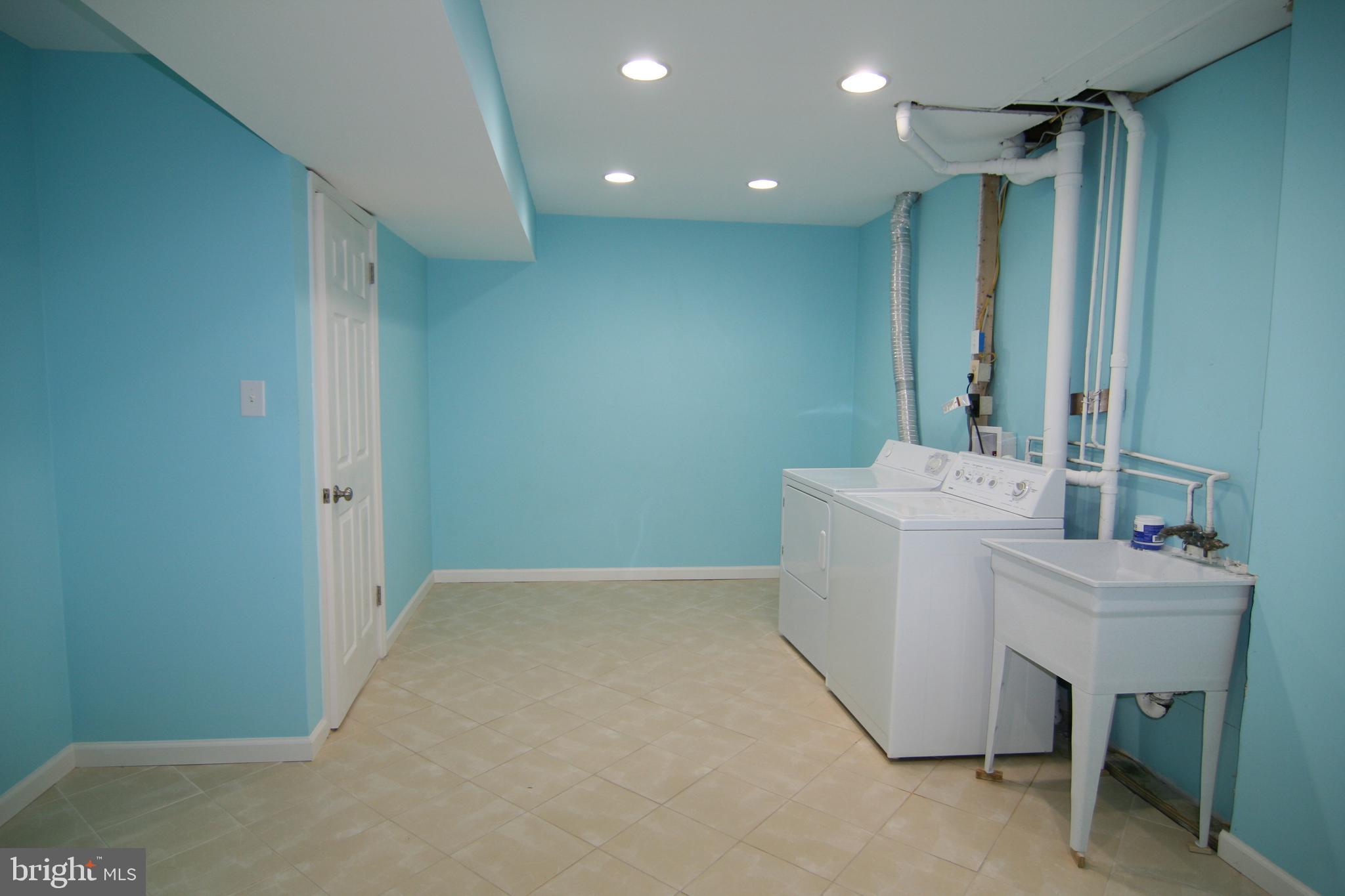 WATERFORD - Residential Lease