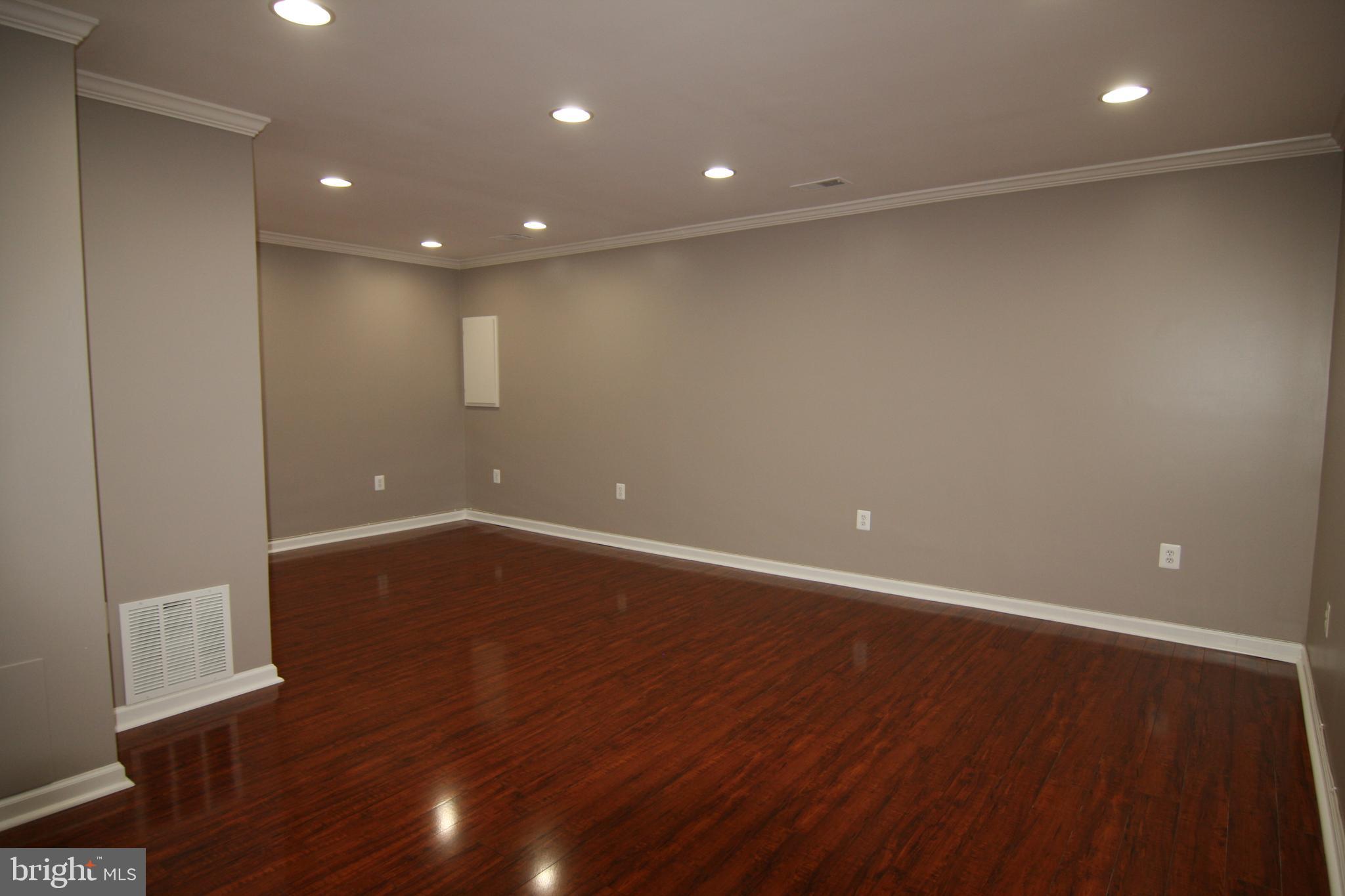 WATERFORD - Residential Lease