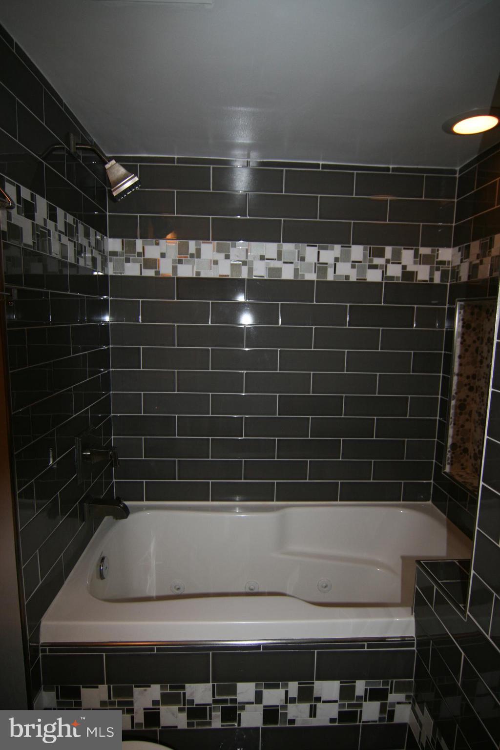 WATERFORD - Residential Lease