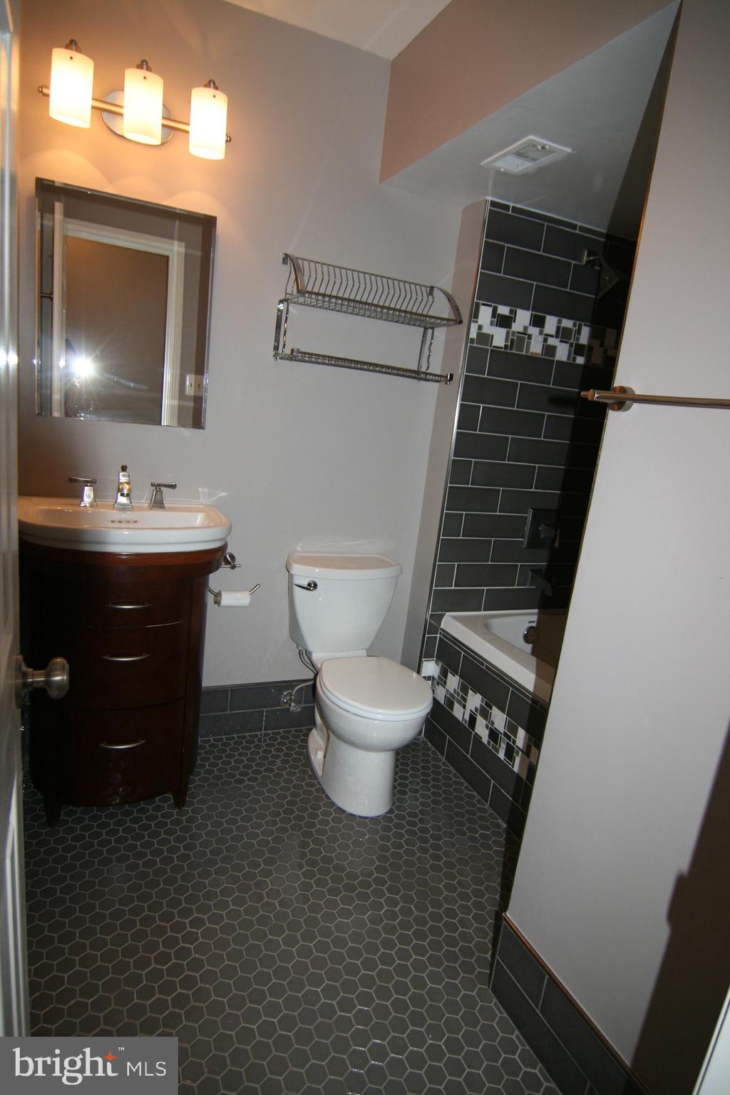 WATERFORD - Residential Lease