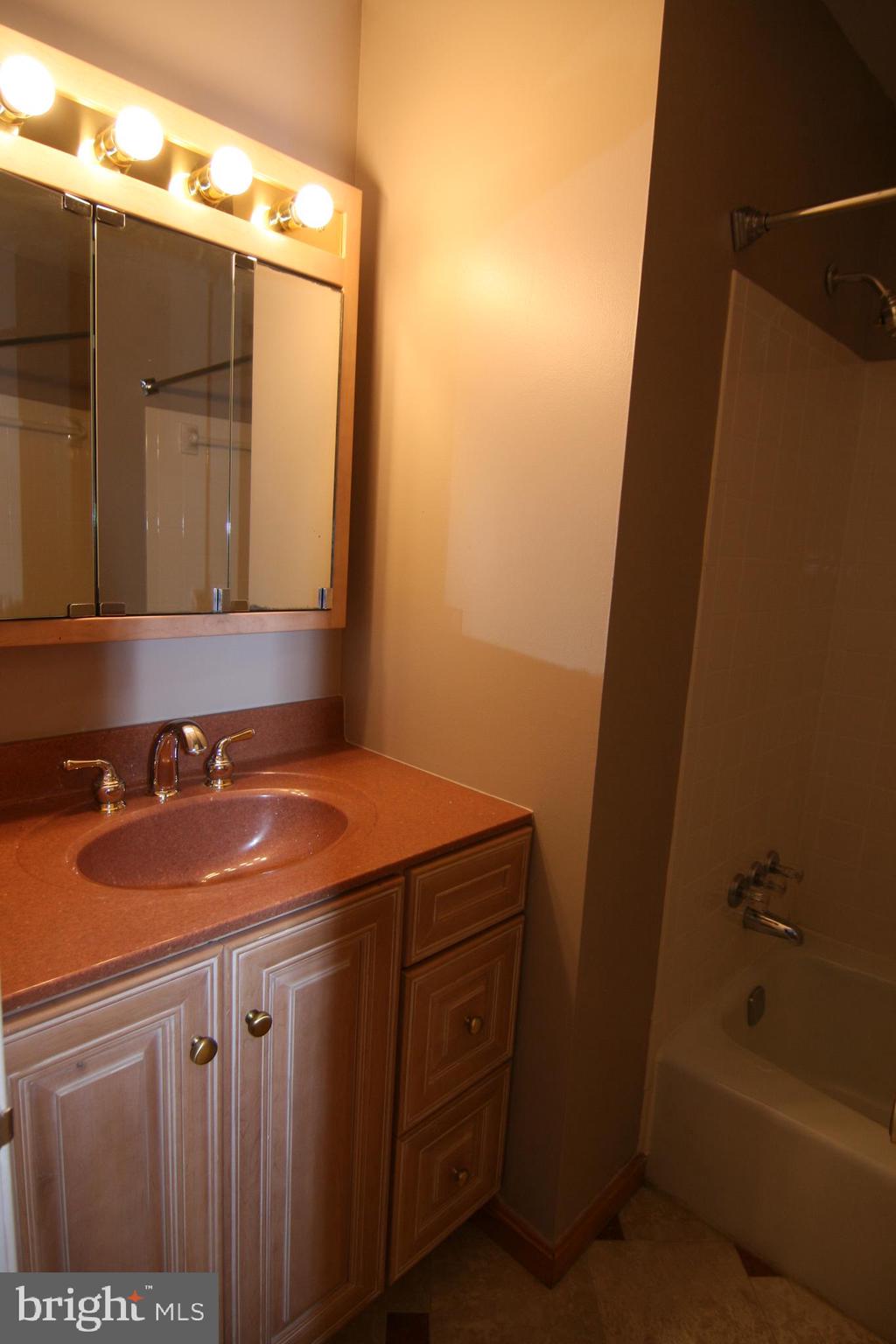 WATERFORD - Residential Lease