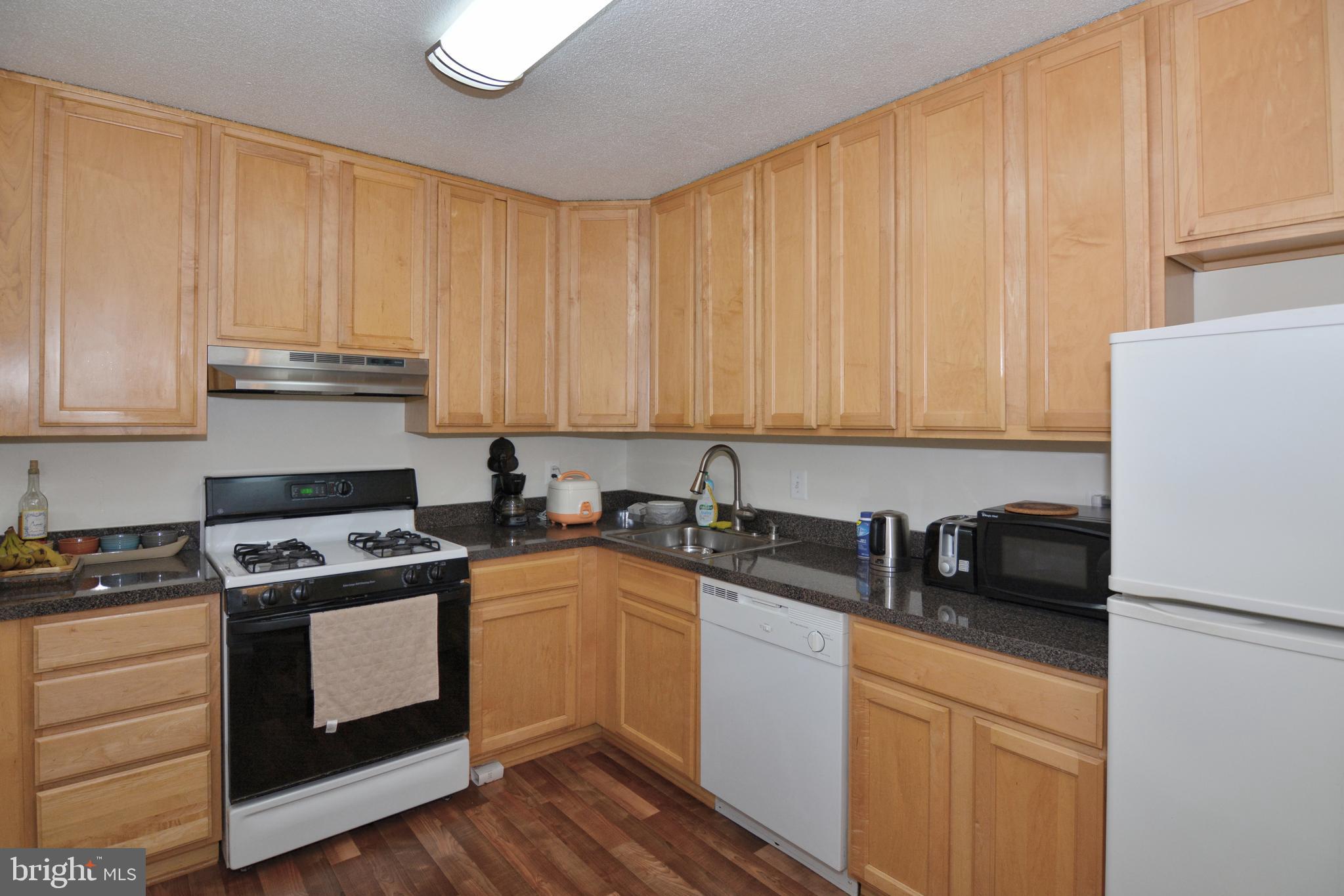 UNIVERSITY TOWERS CODM - Residential Lease