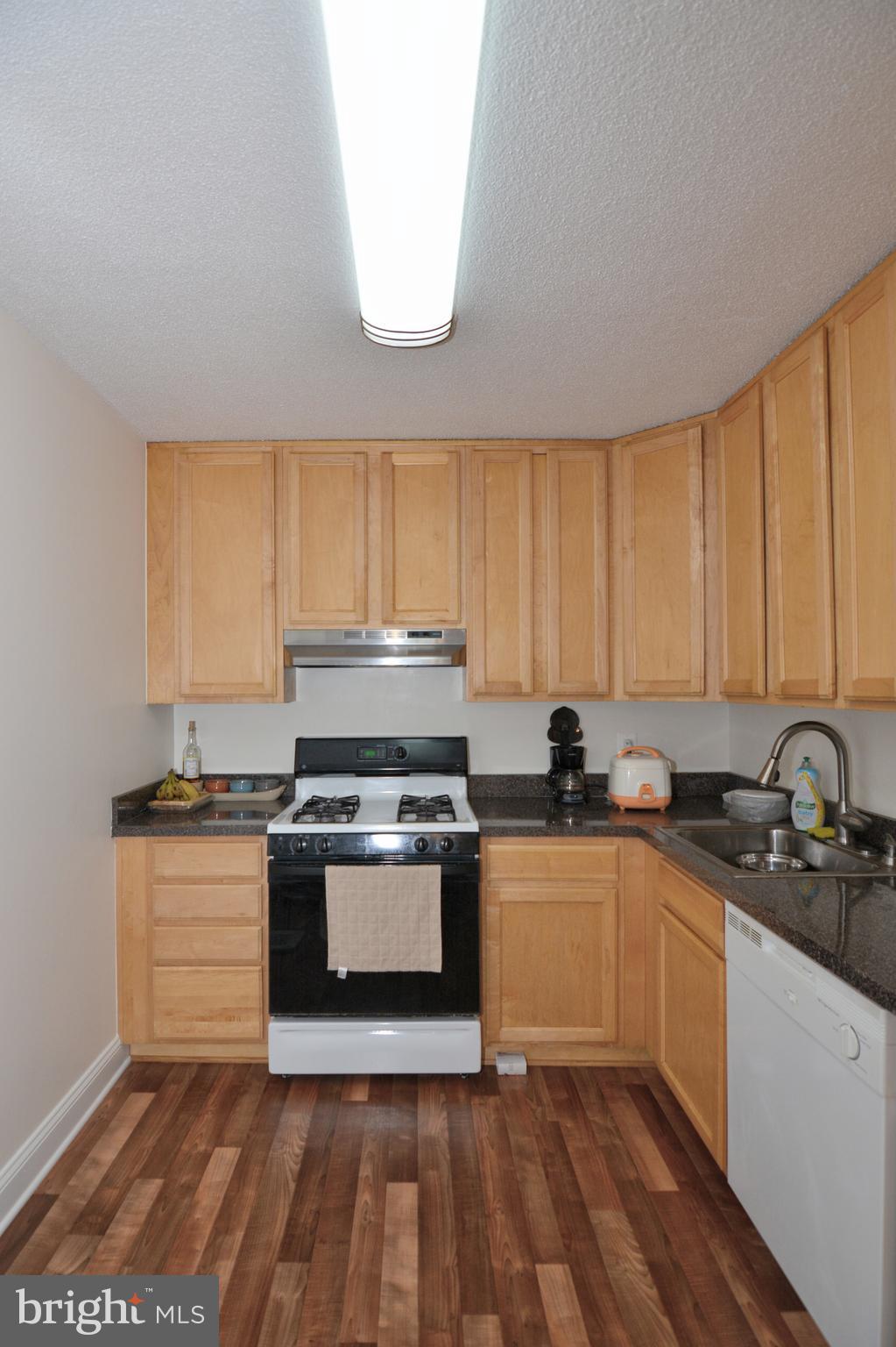 UNIVERSITY TOWERS CODM - Residential Lease