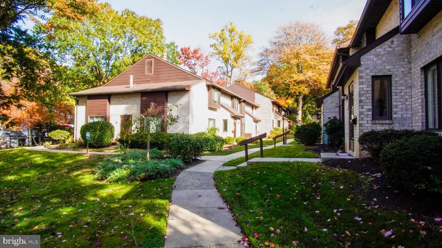 Marple Wood Townhouse/Condo - Desirable Marple Wood community (Marple School District). The unit complete renovated and now available for lease (Lease term 1yr/renew). Tenant(s) have access to community pool (up to 5 members), 1 assigned parking + street parking, easy access to major highways. Landlord will pay for water. Tenant(s) responsible for Electric&Gas. Check out the Virtual Tour!