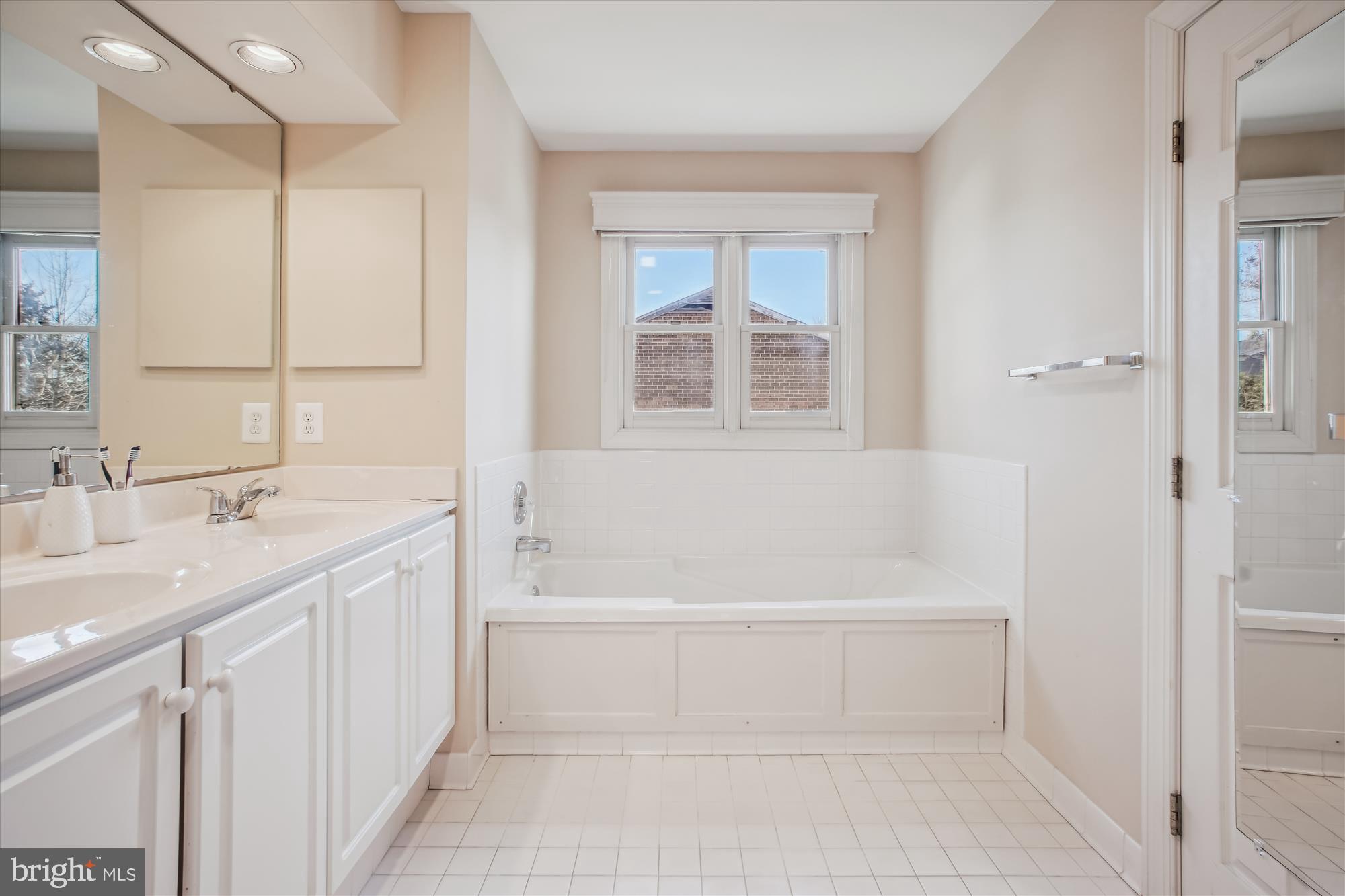 BARCROFT - Residential