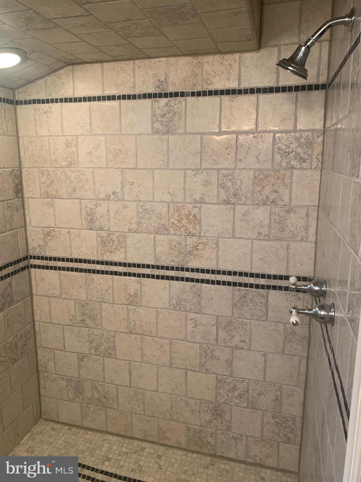 ROXBOROUGH - Residential