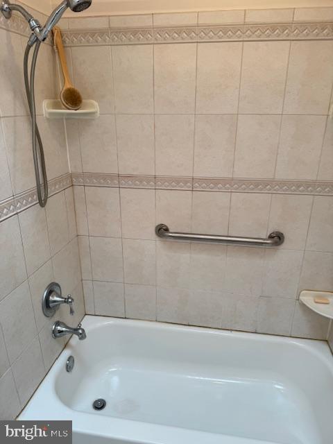 ROXBOROUGH - Residential