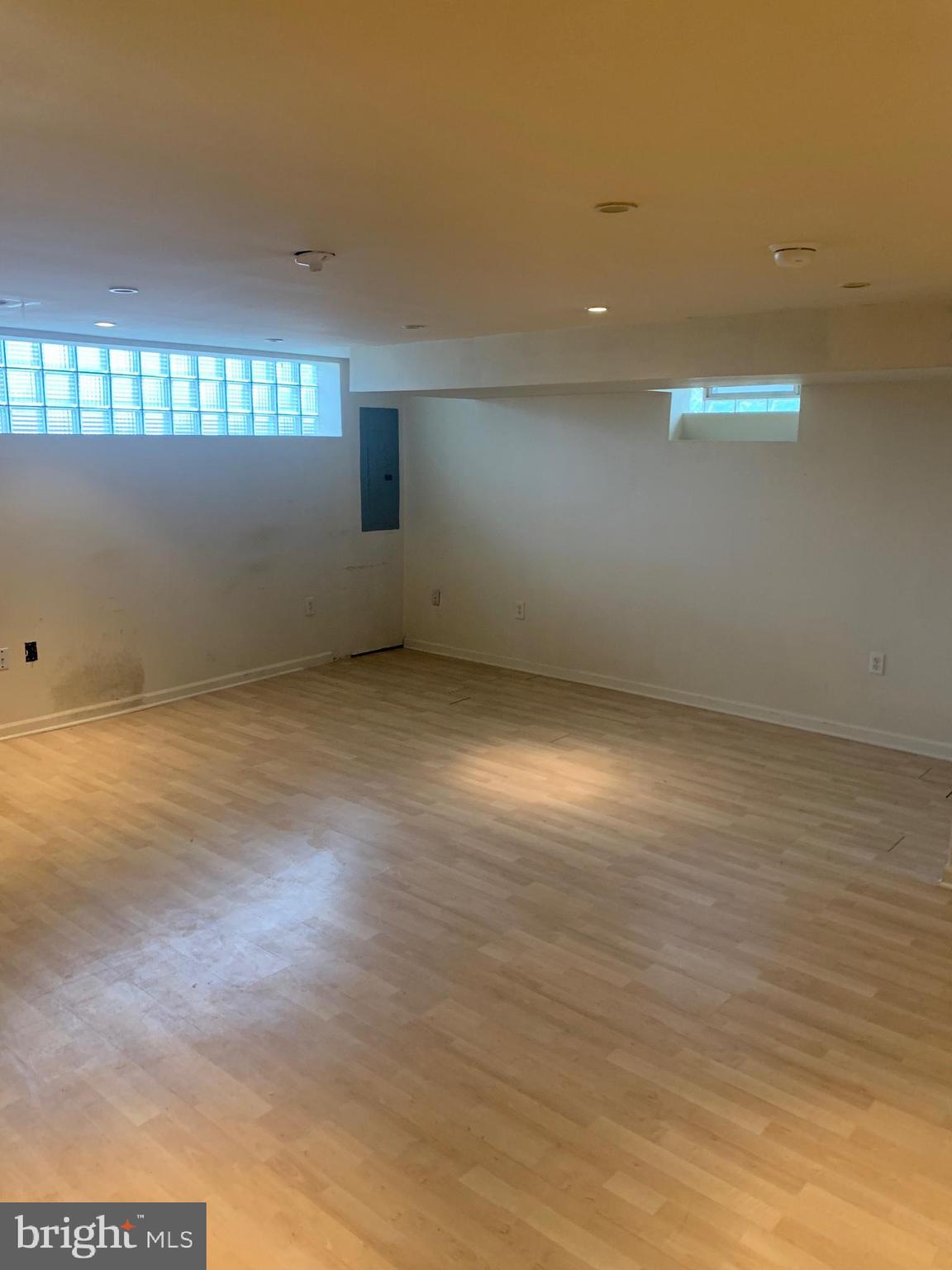 ROXBOROUGH - Residential