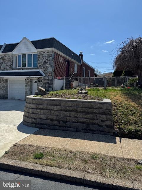 ROXBOROUGH - Residential