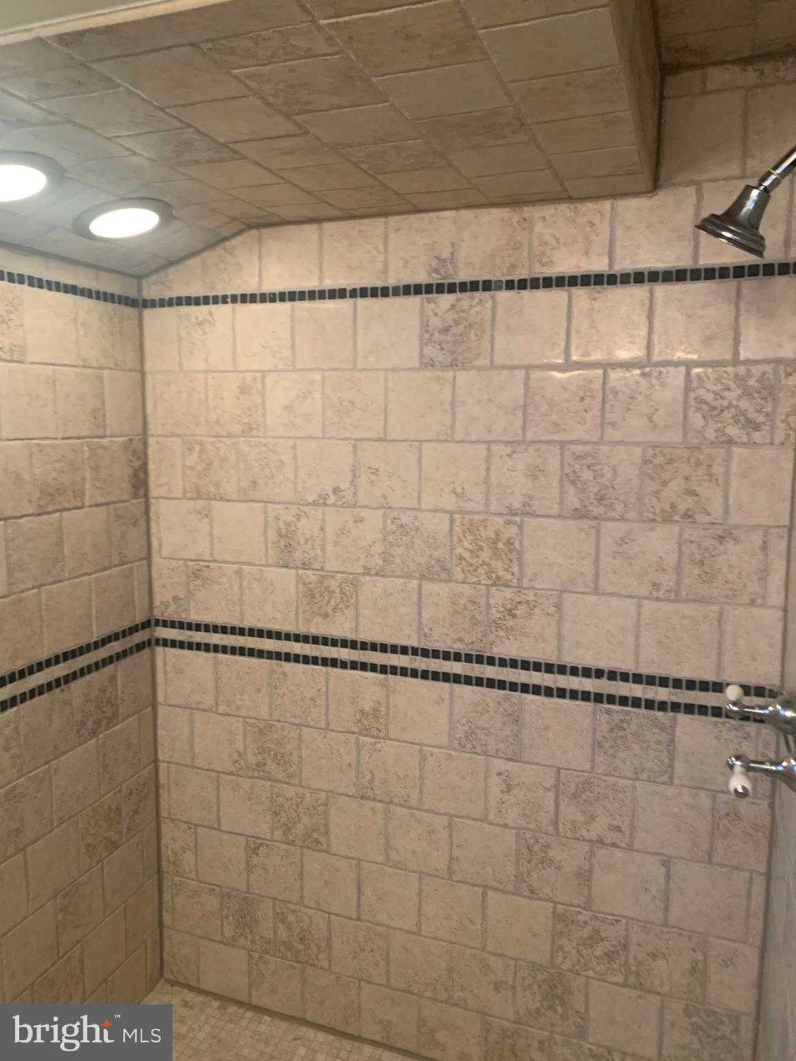 ROXBOROUGH - Residential