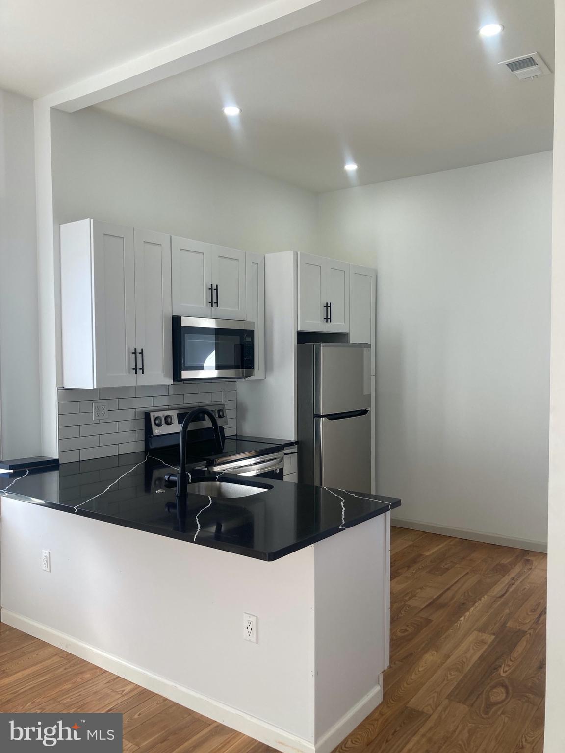 TEMPLE UNIVERSITY - Residential Lease