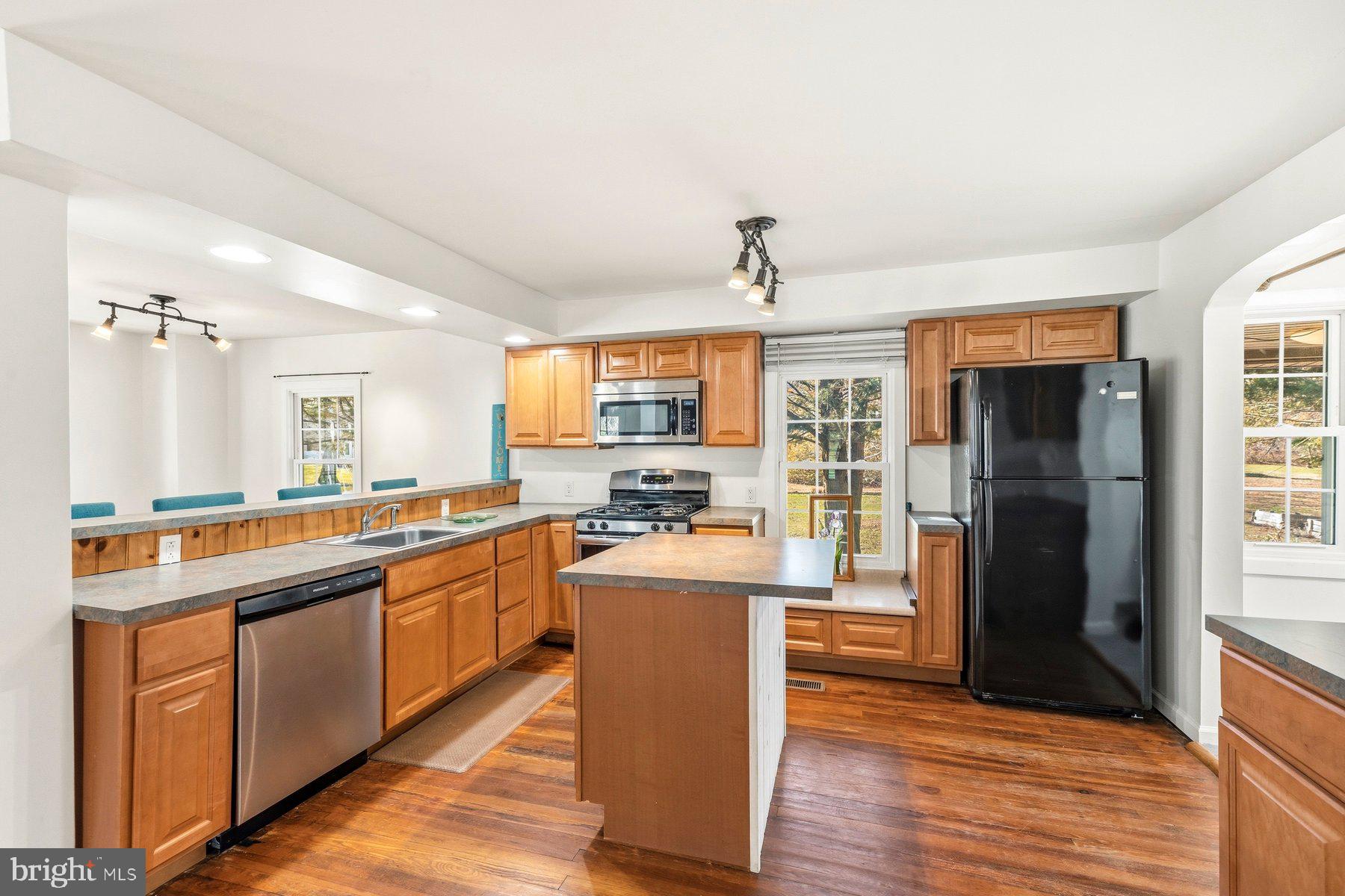 5188 SKINNERS NECK ROAD